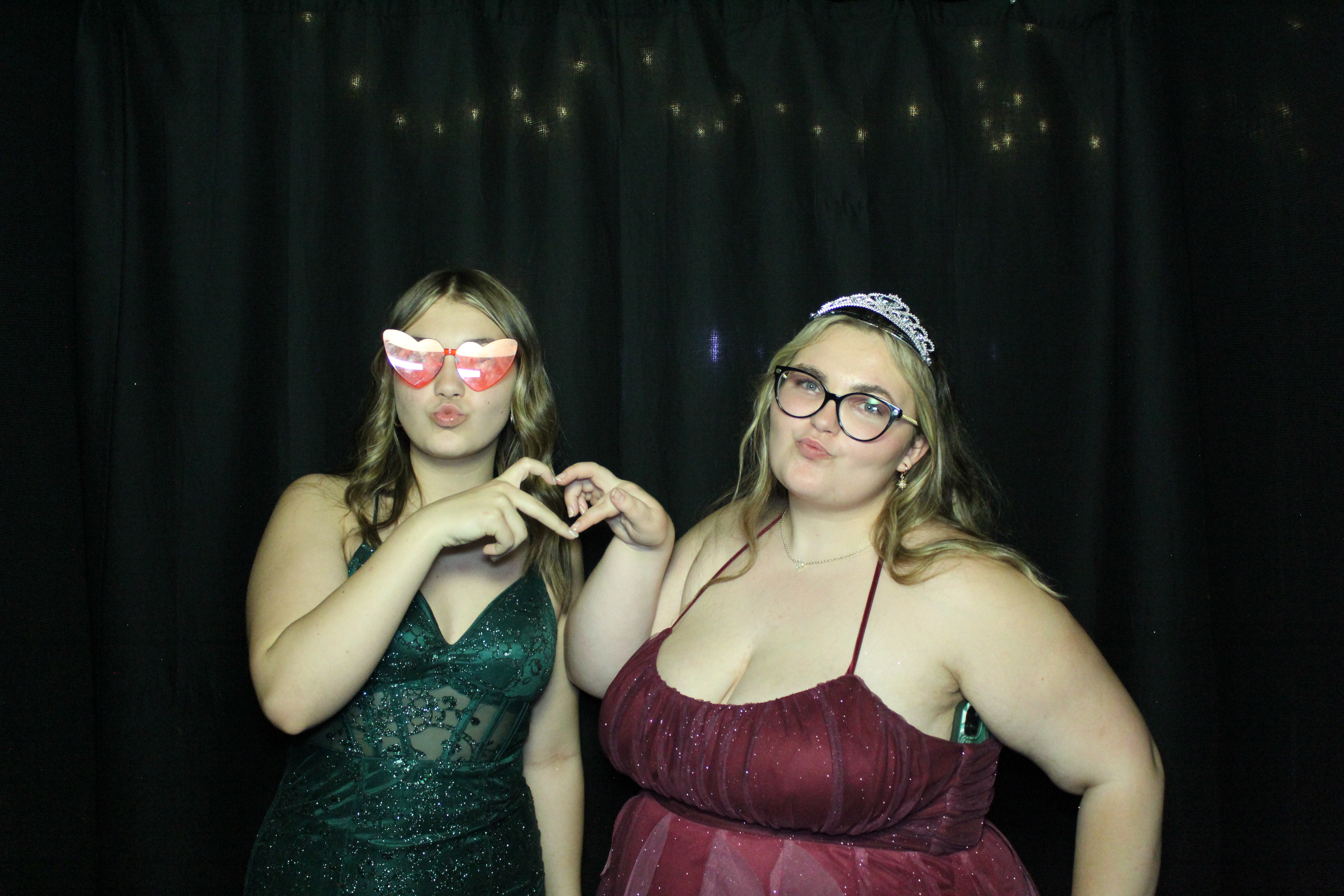 Reading Junior Senior Prom | View more photos from the event at gallery.photoboothcincy.com/u/PhotoBoothCincy/Reading-Junior-Senior-Prom