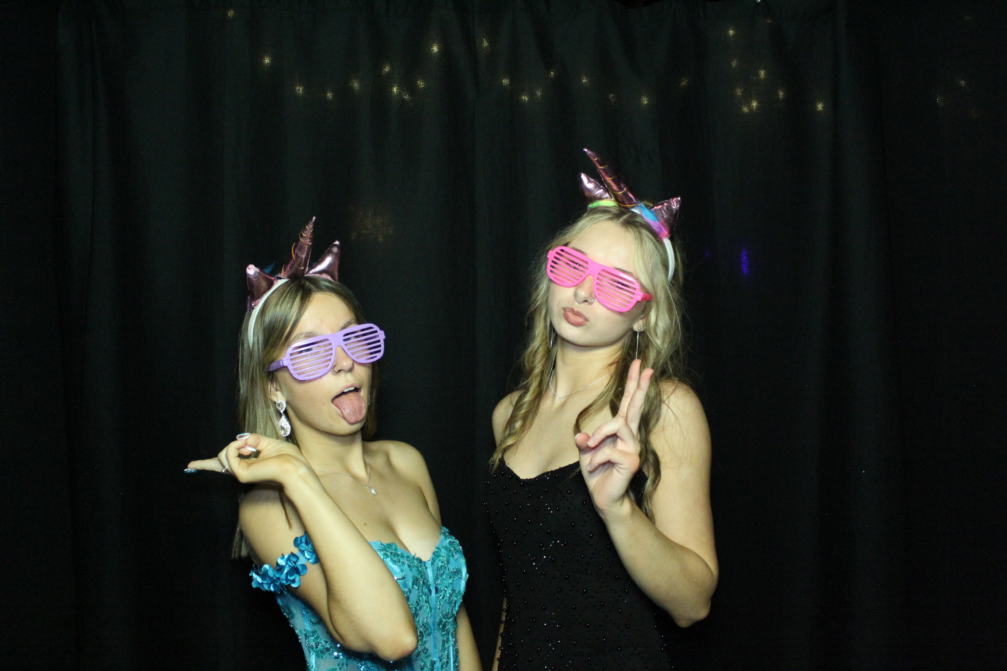 Reading Junior Senior Prom | View more photos from the event at gallery.photoboothcincy.com/u/PhotoBoothCincy/Reading-Junior-Senior-Prom