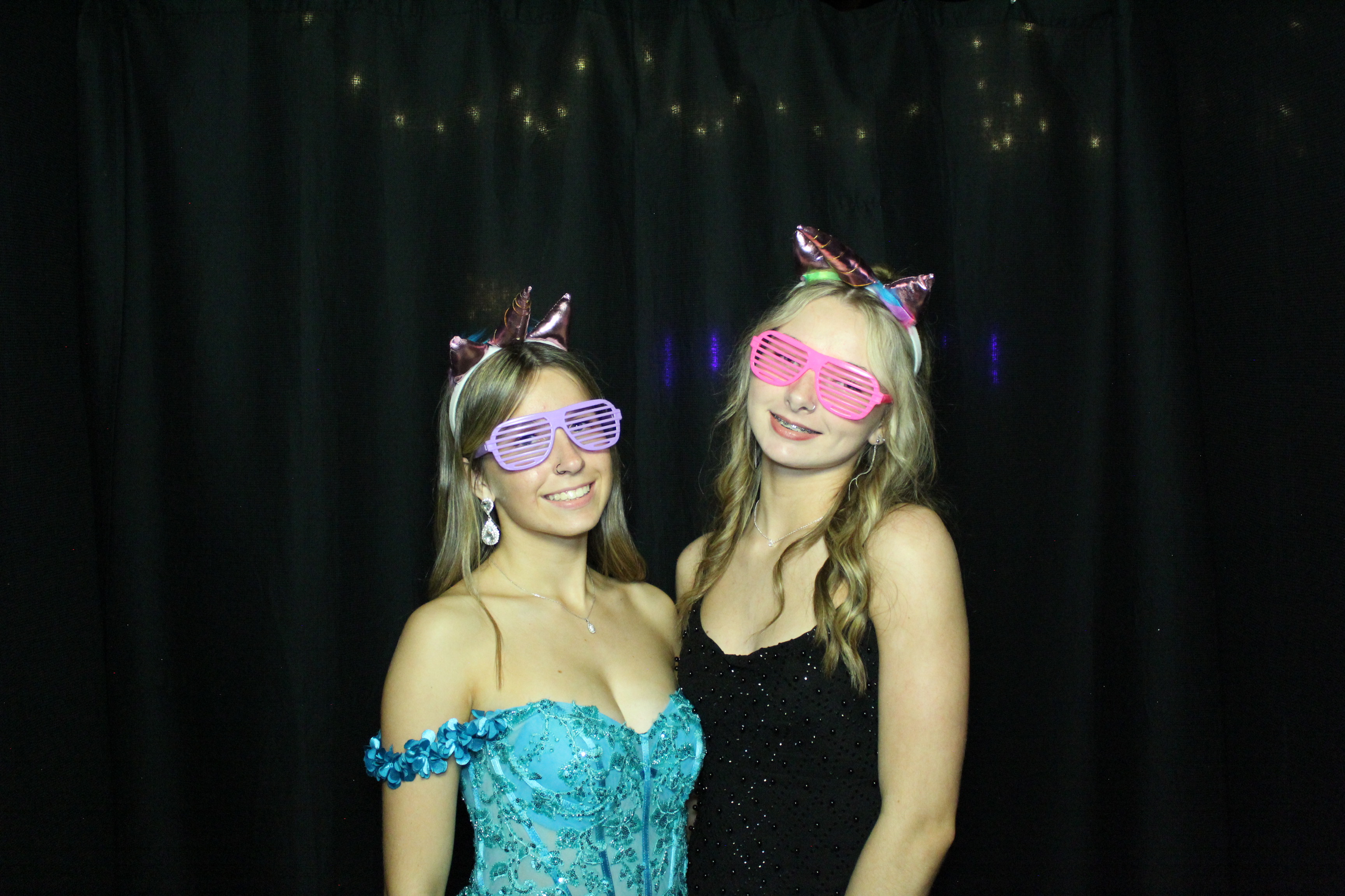 Reading Junior Senior Prom | View more photos from the event at gallery.photoboothcincy.com/u/PhotoBoothCincy/Reading-Junior-Senior-Prom