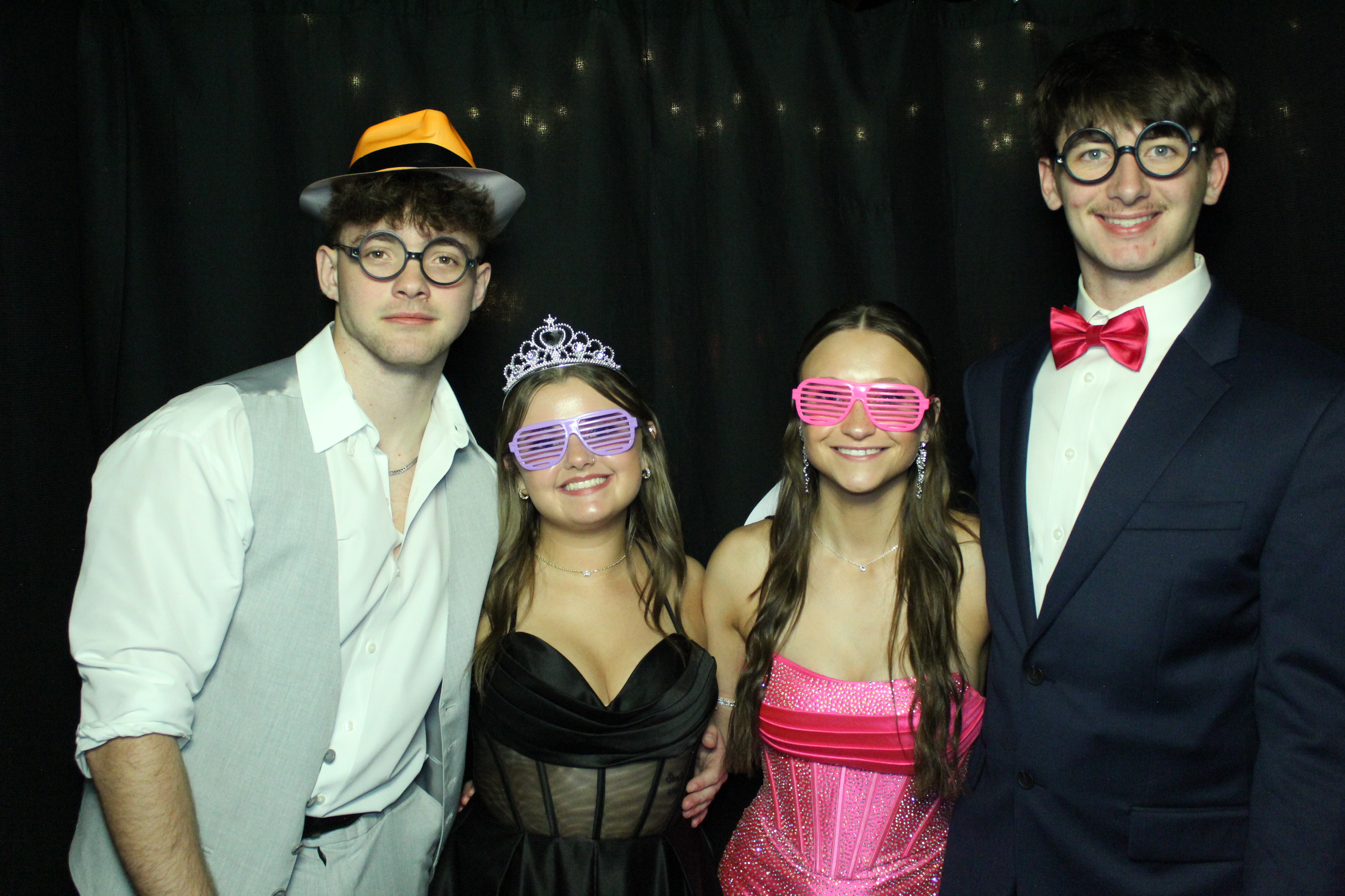 Reading Junior Senior Prom | View more photos from the event at gallery.photoboothcincy.com/u/PhotoBoothCincy/Reading-Junior-Senior-Prom