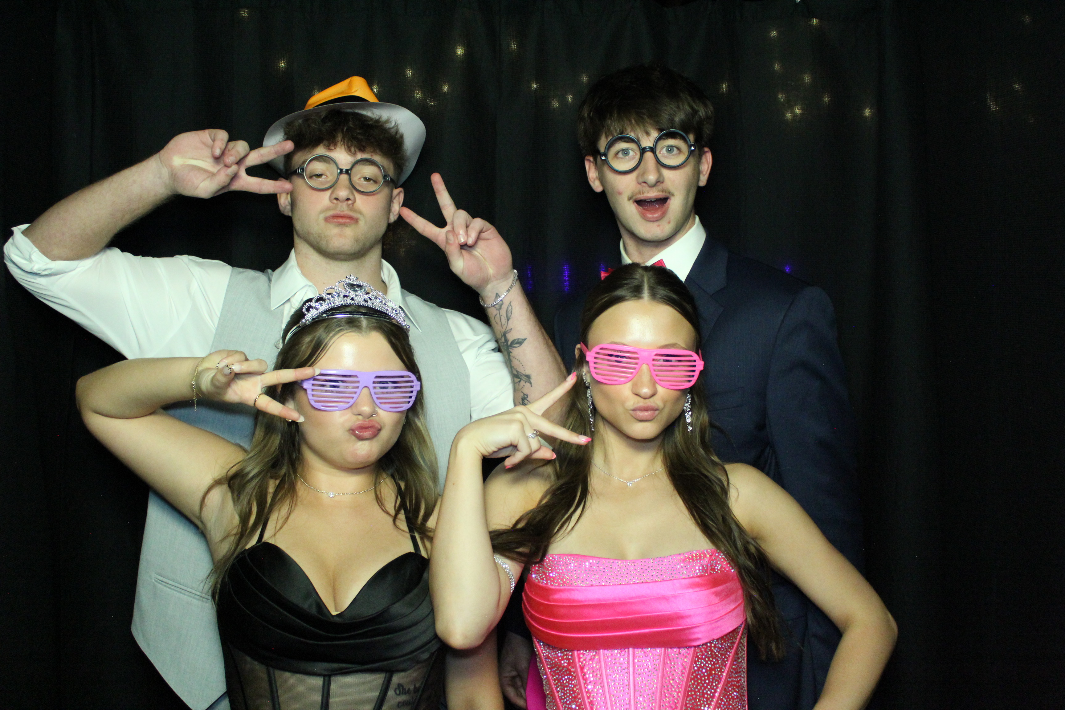 Reading Junior Senior Prom | View more photos from the event at gallery.photoboothcincy.com/u/PhotoBoothCincy/Reading-Junior-Senior-Prom
