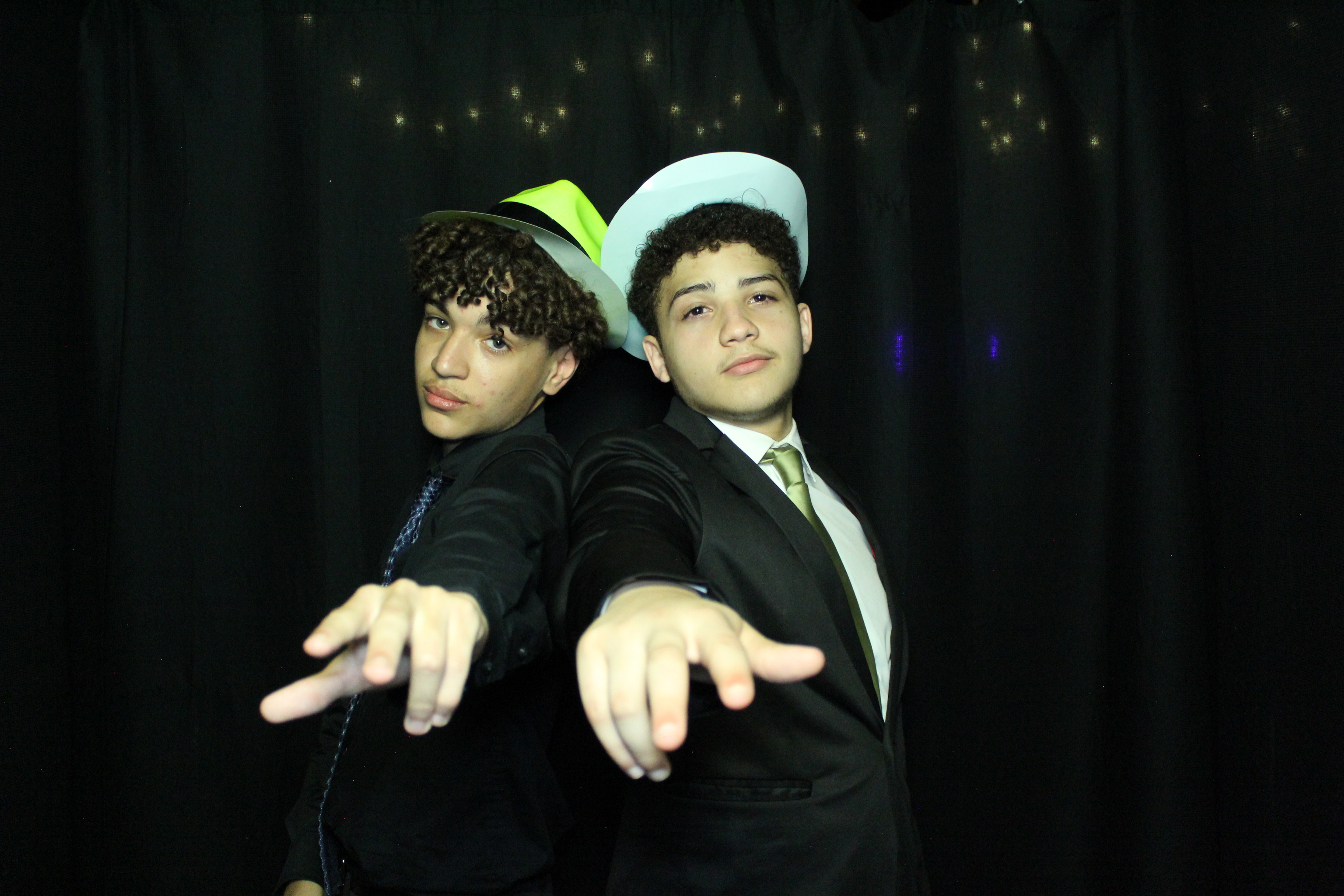 Reading Junior Senior Prom | View more photos from the event at gallery.photoboothcincy.com/u/PhotoBoothCincy/Reading-Junior-Senior-Prom