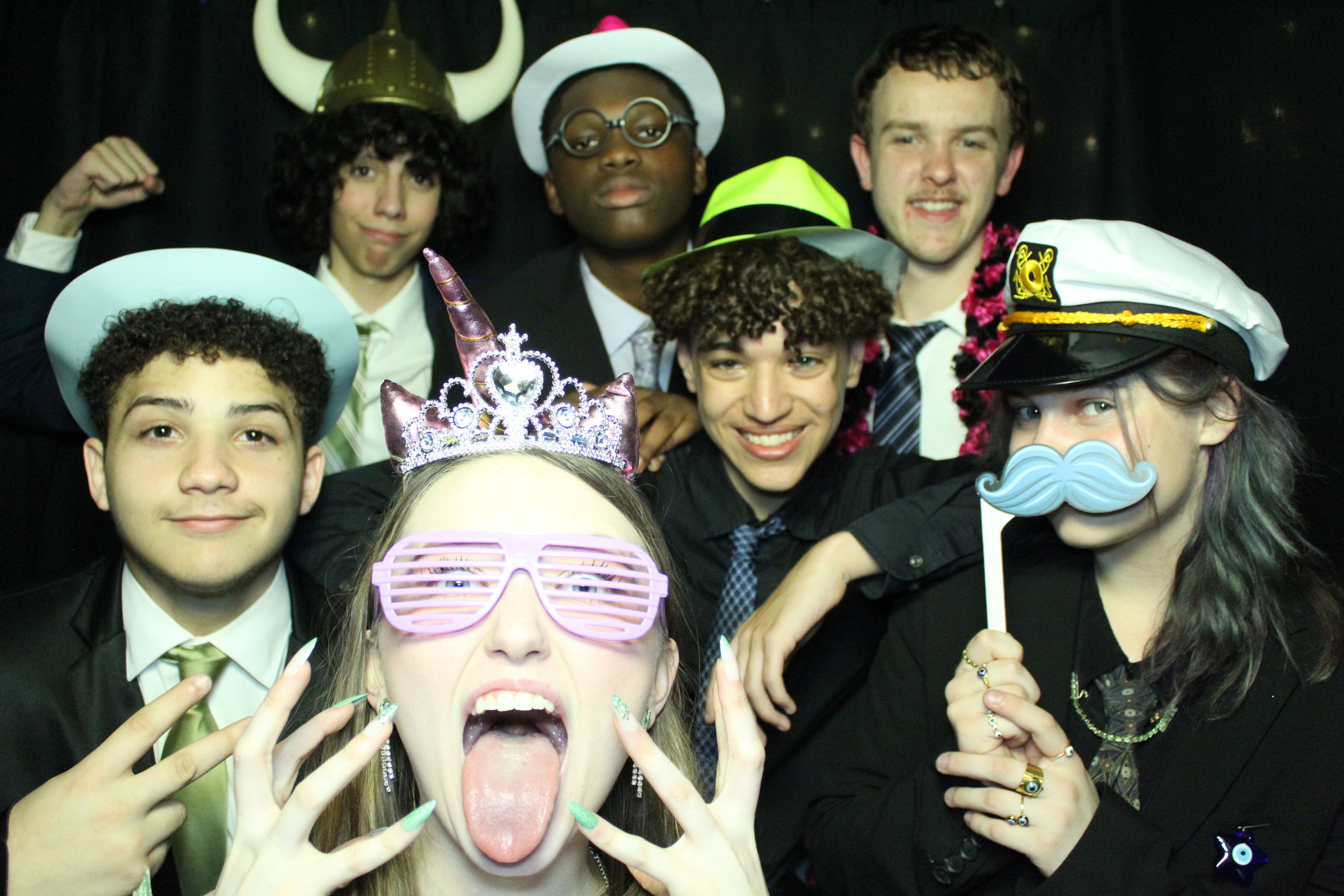 Reading Junior Senior Prom | View more photos from the event at gallery.photoboothcincy.com/u/PhotoBoothCincy/Reading-Junior-Senior-Prom
