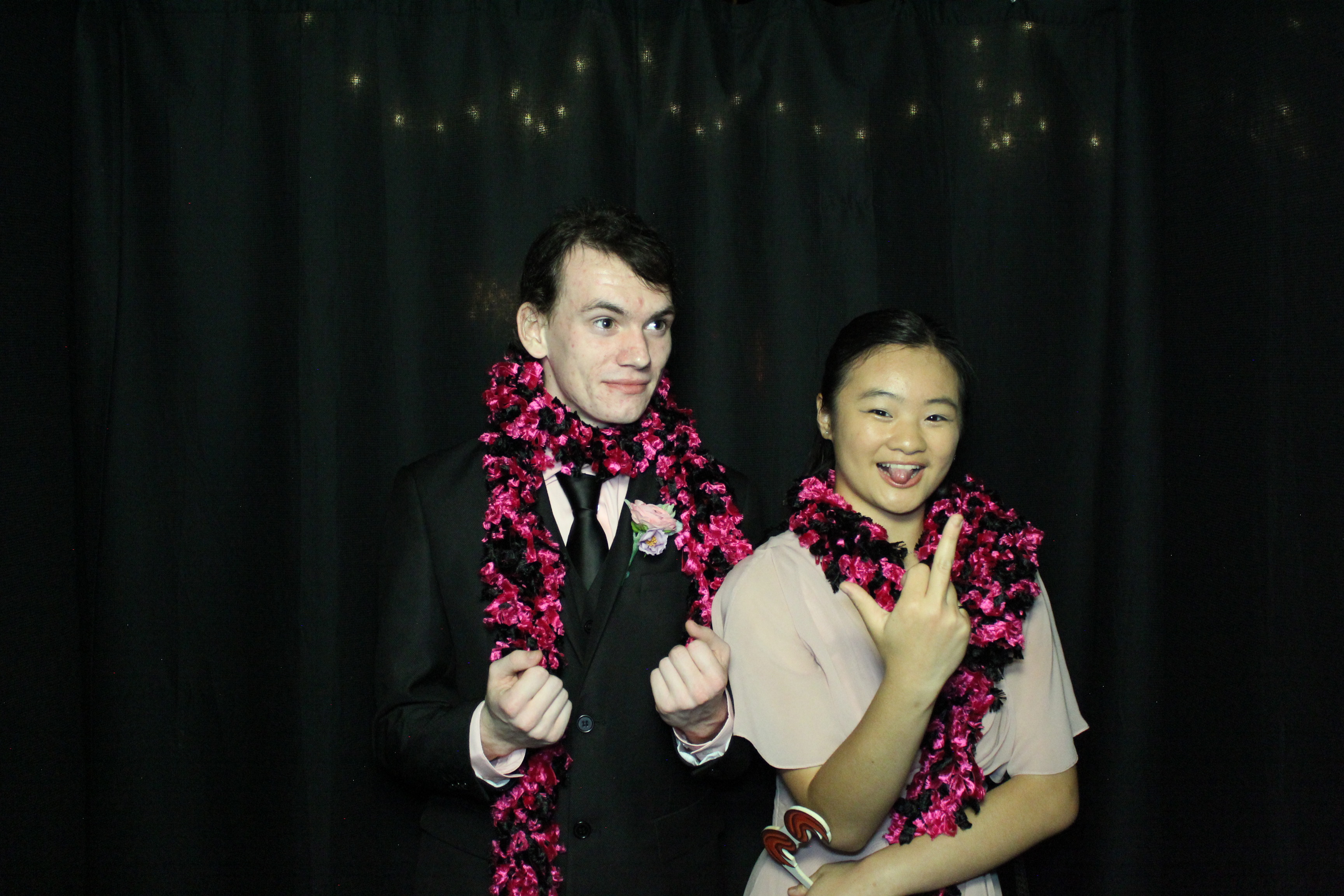 Reading Junior Senior Prom | View more photos from the event at gallery.photoboothcincy.com/u/PhotoBoothCincy/Reading-Junior-Senior-Prom