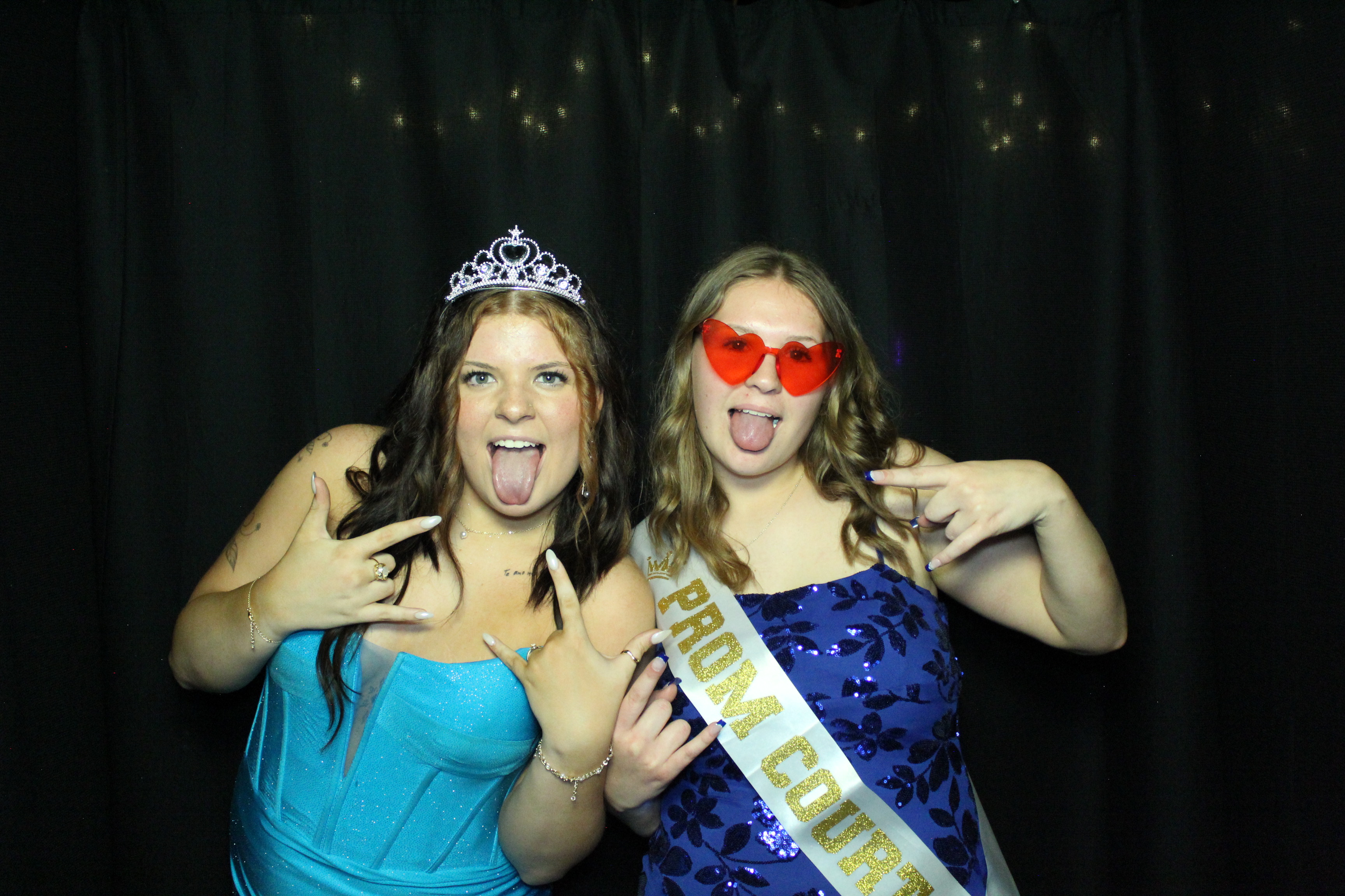 Reading Junior Senior Prom | View more photos from the event at gallery.photoboothcincy.com/u/PhotoBoothCincy/Reading-Junior-Senior-Prom