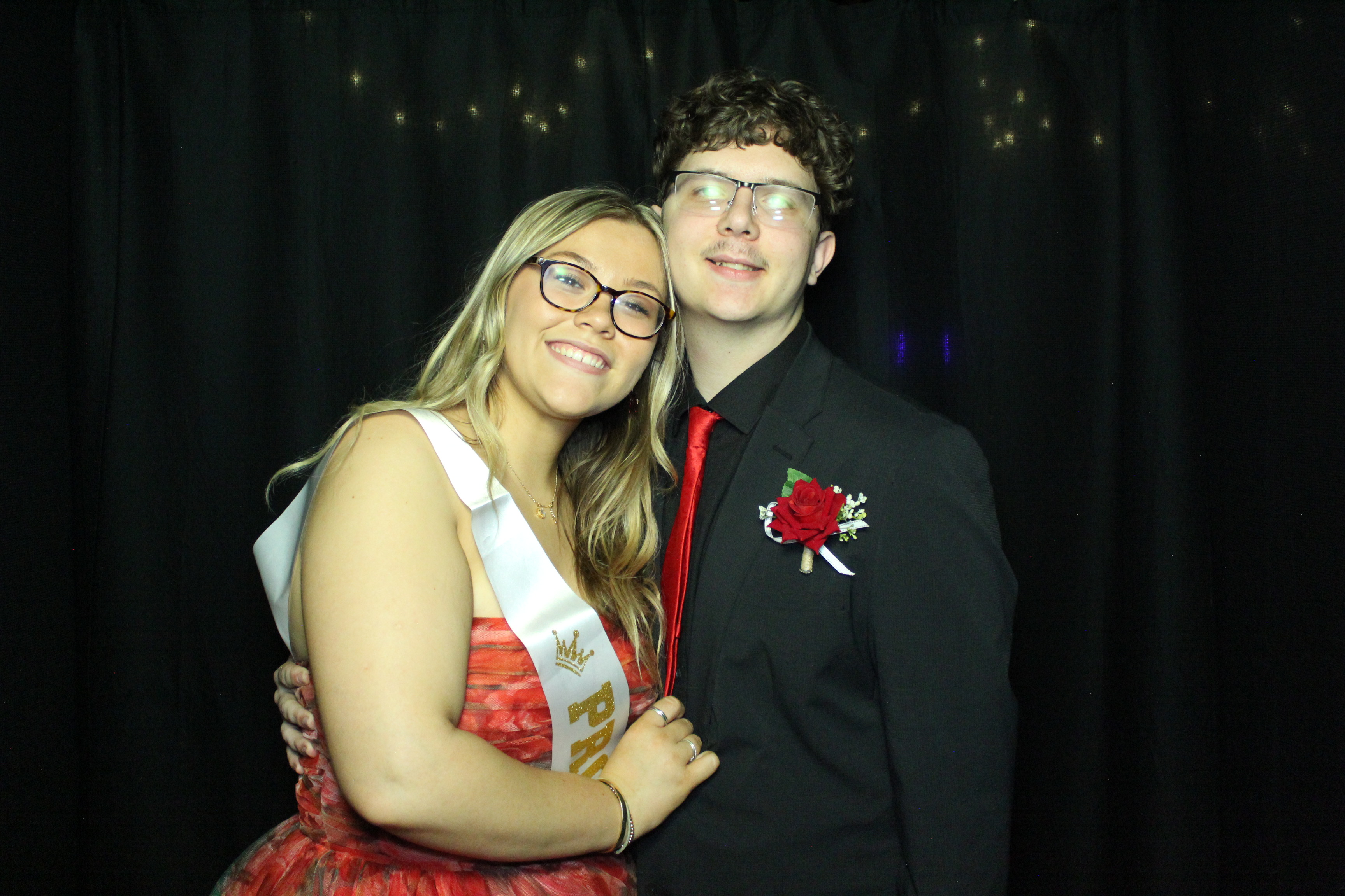Reading Junior Senior Prom | View more photos from the event at gallery.photoboothcincy.com/u/PhotoBoothCincy/Reading-Junior-Senior-Prom