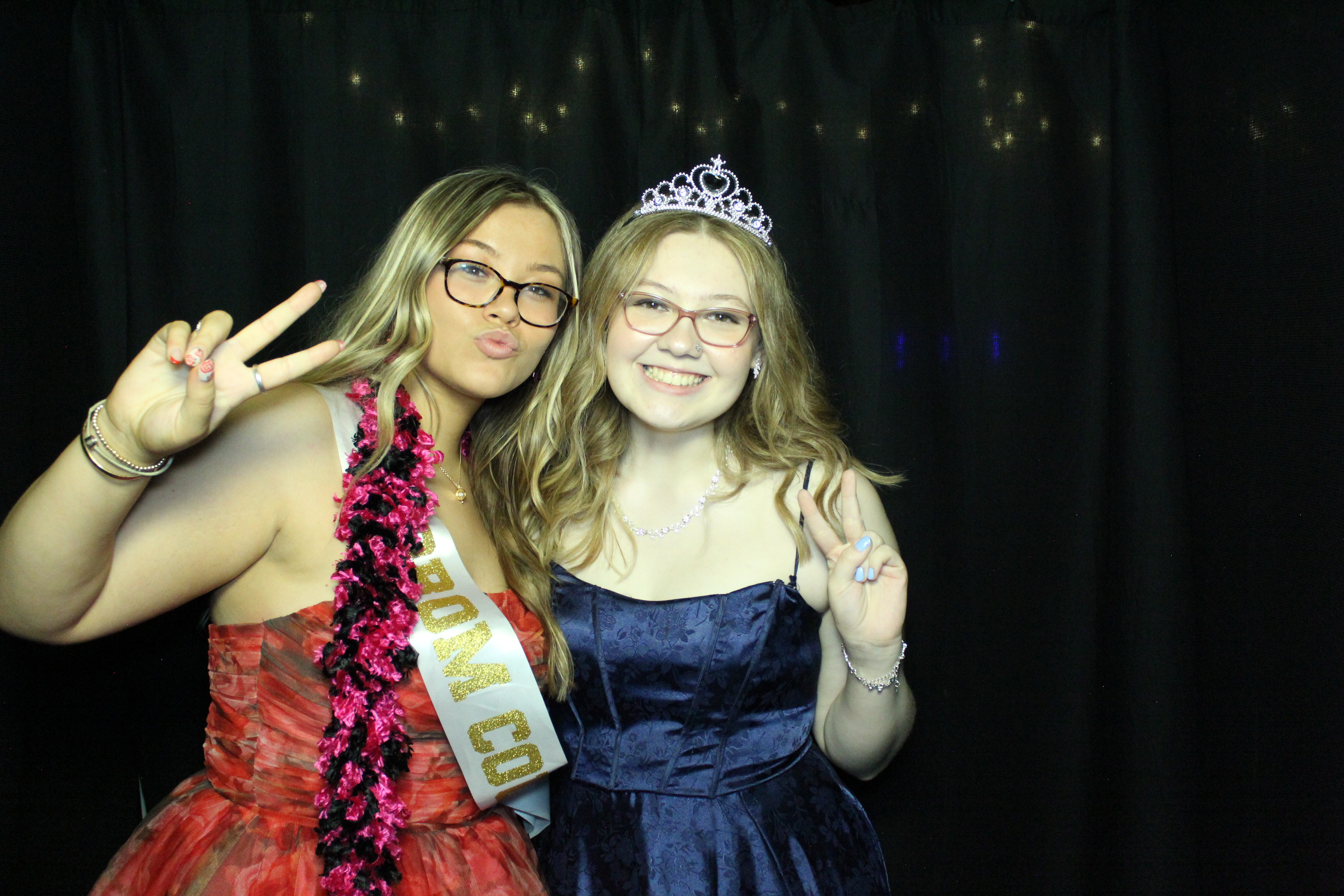 Reading Junior Senior Prom | View more photos from the event at gallery.photoboothcincy.com/u/PhotoBoothCincy/Reading-Junior-Senior-Prom