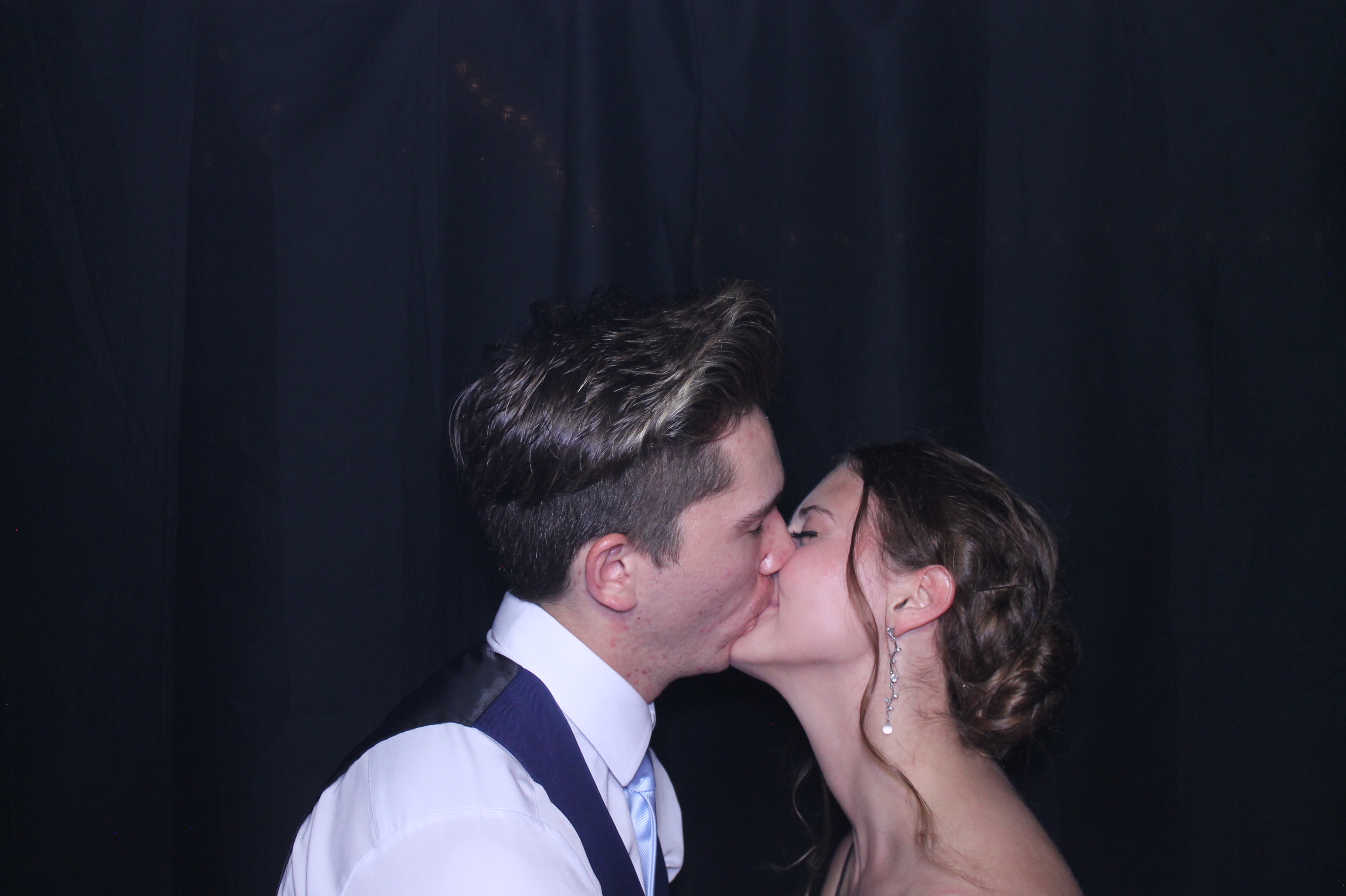 Reagan & Brandon | View more photos from the event at gallery.photoboothcincy.com/u/PhotoBoothCincy/Reagan-Brandon