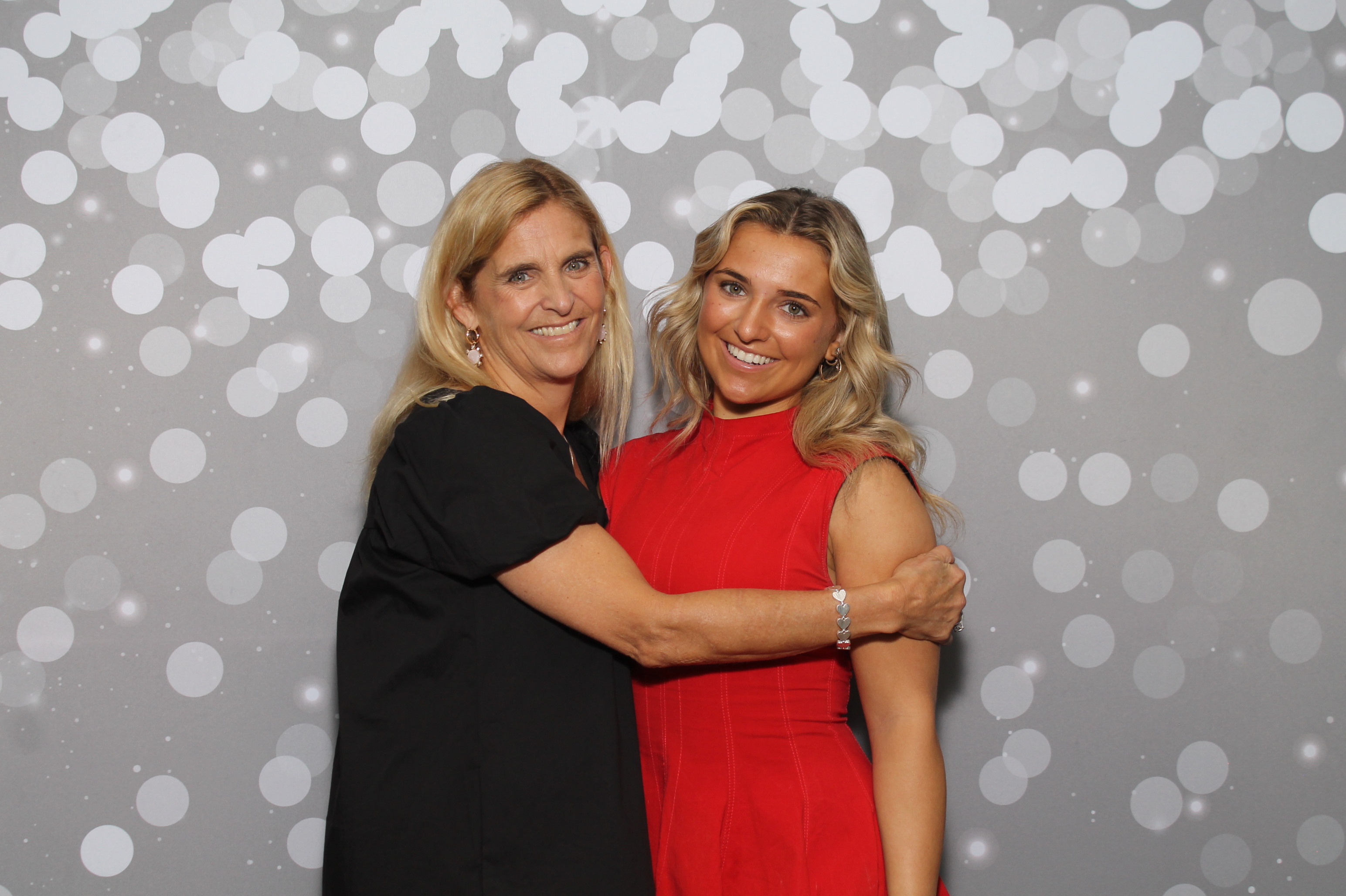 Red Dress Gala | View more photos from the event at gallery.photoboothcincy.com/u/PhotoBoothCincy/Red-Dress-Gala-1