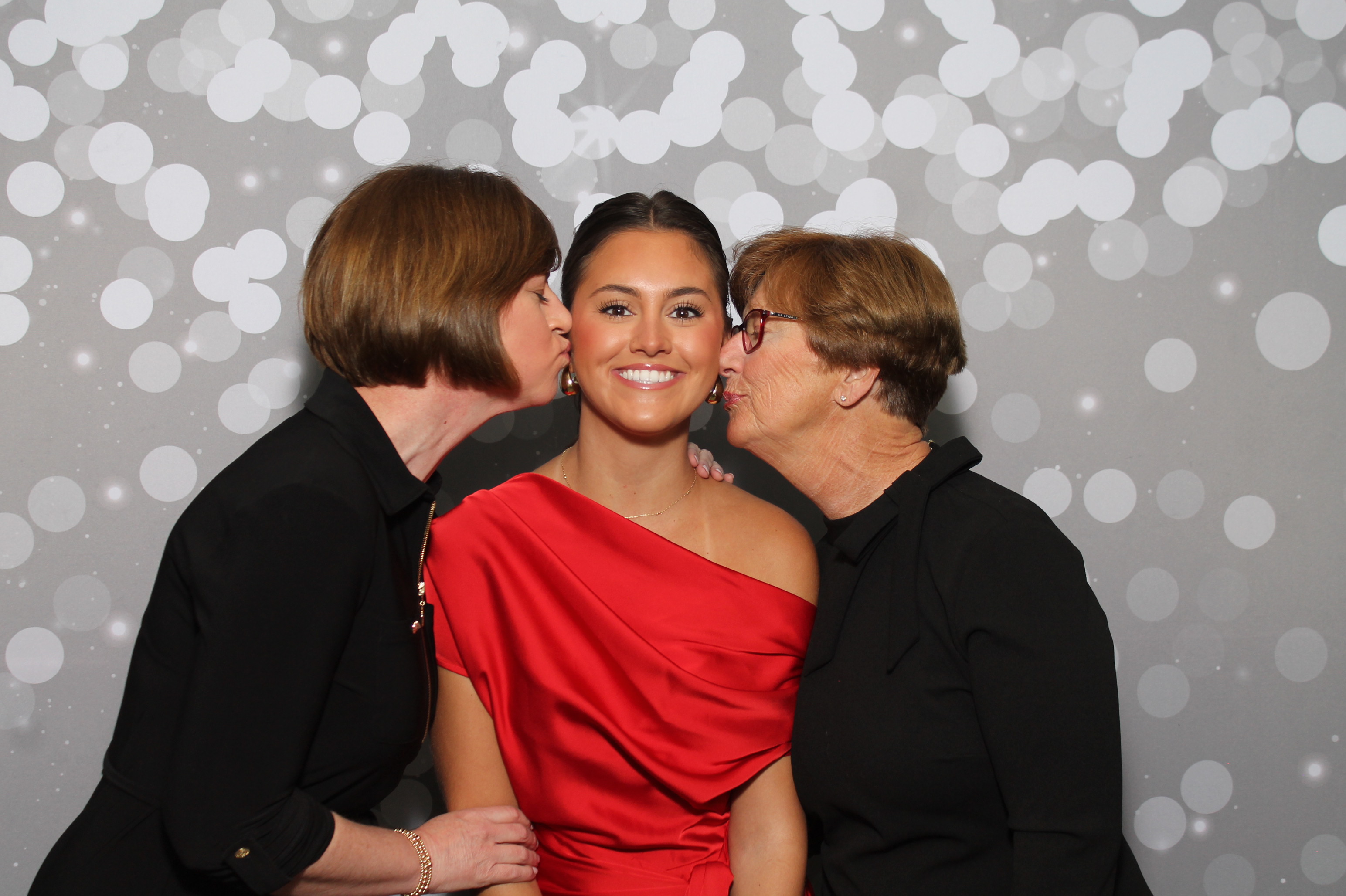 Red Dress Gala | View more photos from the event at gallery.photoboothcincy.com/u/PhotoBoothCincy/Red-Dress-Gala-1