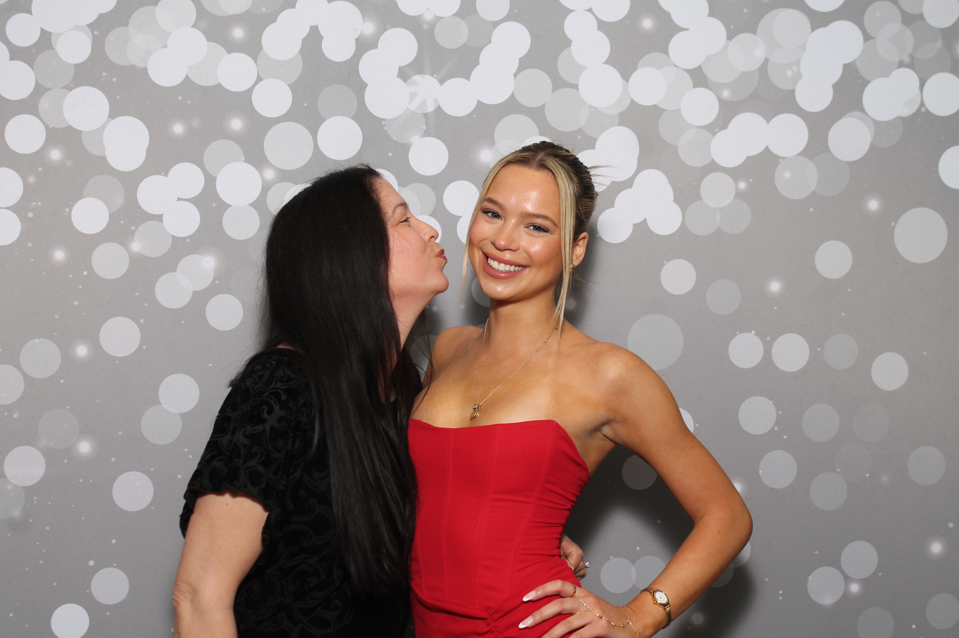 Red Dress Gala | View more photos from the event at gallery.photoboothcincy.com/u/PhotoBoothCincy/Red-Dress-Gala-1