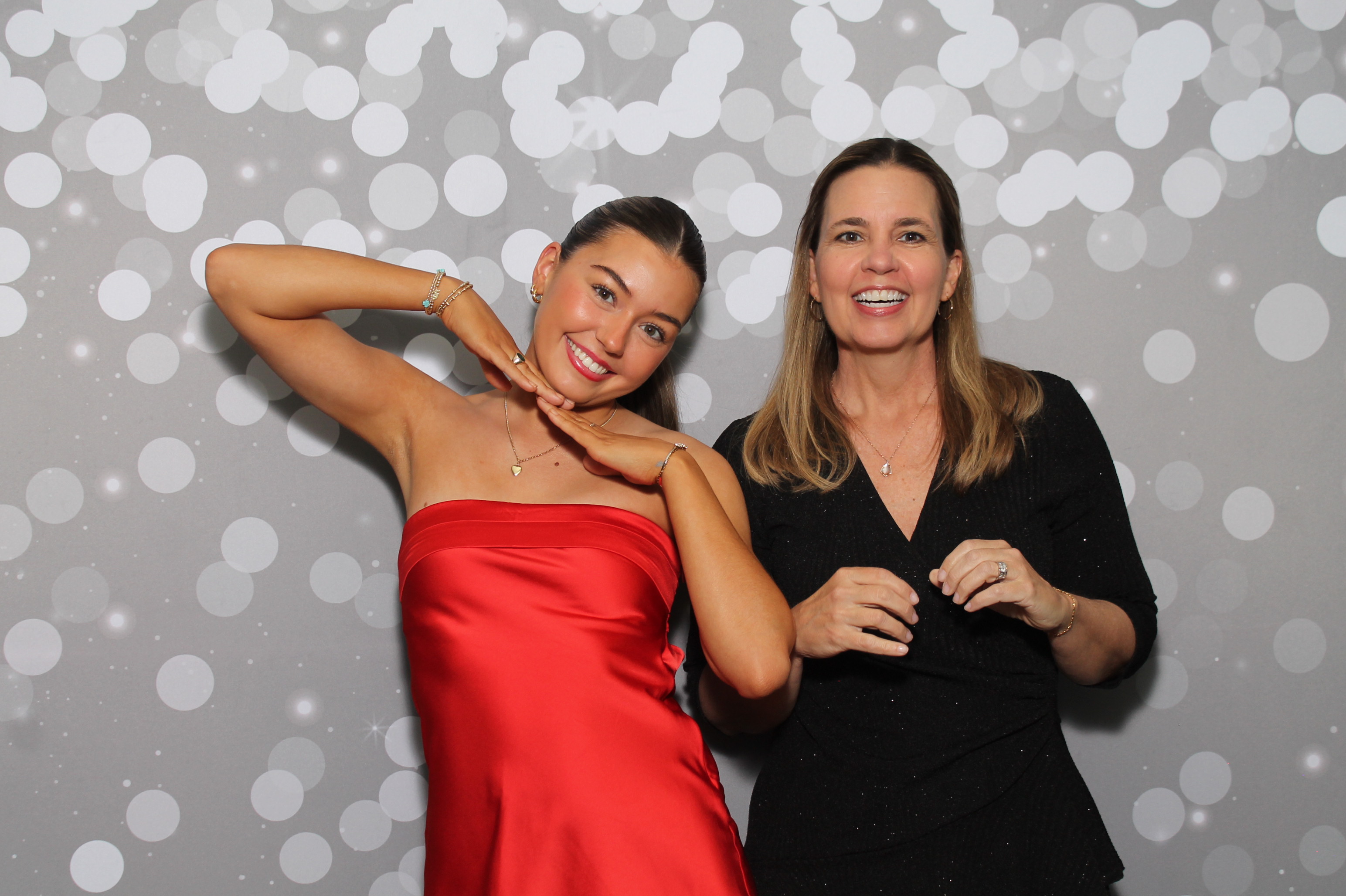 Red Dress Gala | View more photos from the event at gallery.photoboothcincy.com/u/PhotoBoothCincy/Red-Dress-Gala-1