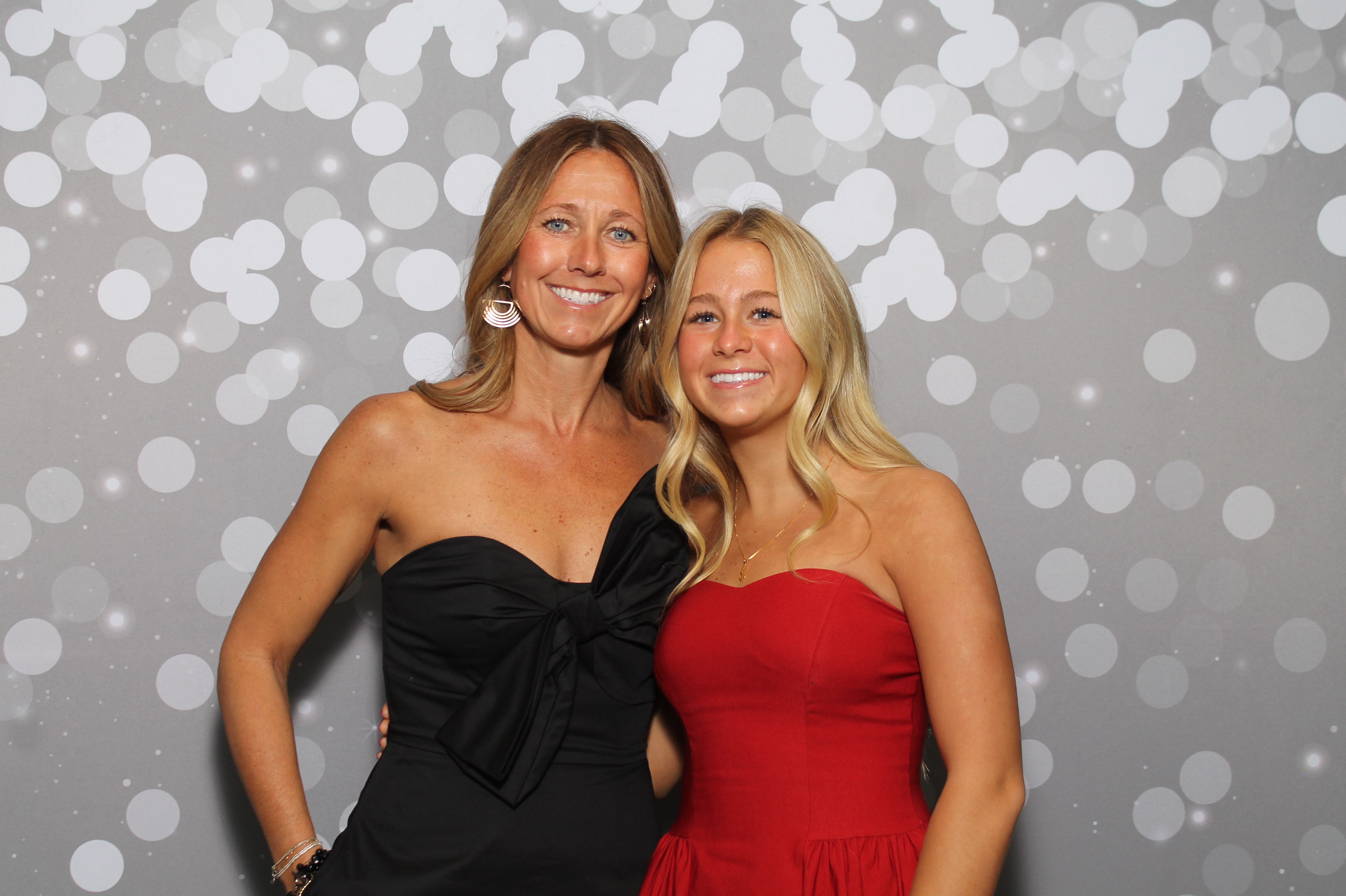 Red Dress Gala | View more photos from the event at gallery.photoboothcincy.com/u/PhotoBoothCincy/Red-Dress-Gala-1