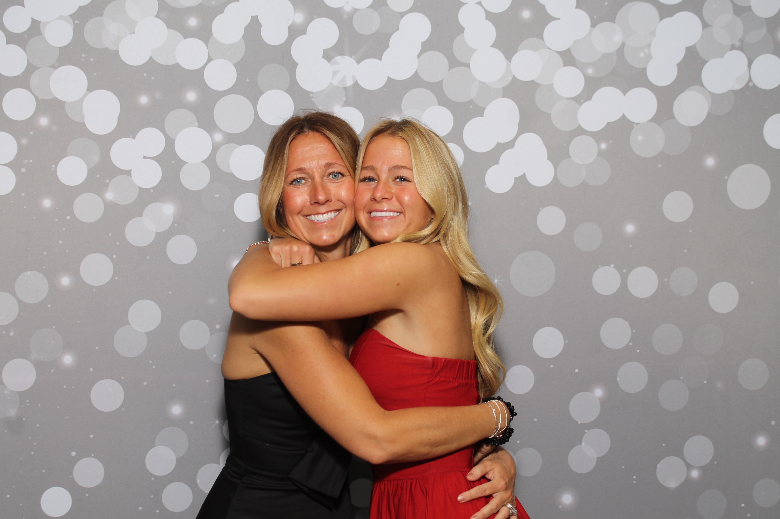 Red Dress Gala | View more photos from the event at gallery.photoboothcincy.com/u/PhotoBoothCincy/Red-Dress-Gala-1