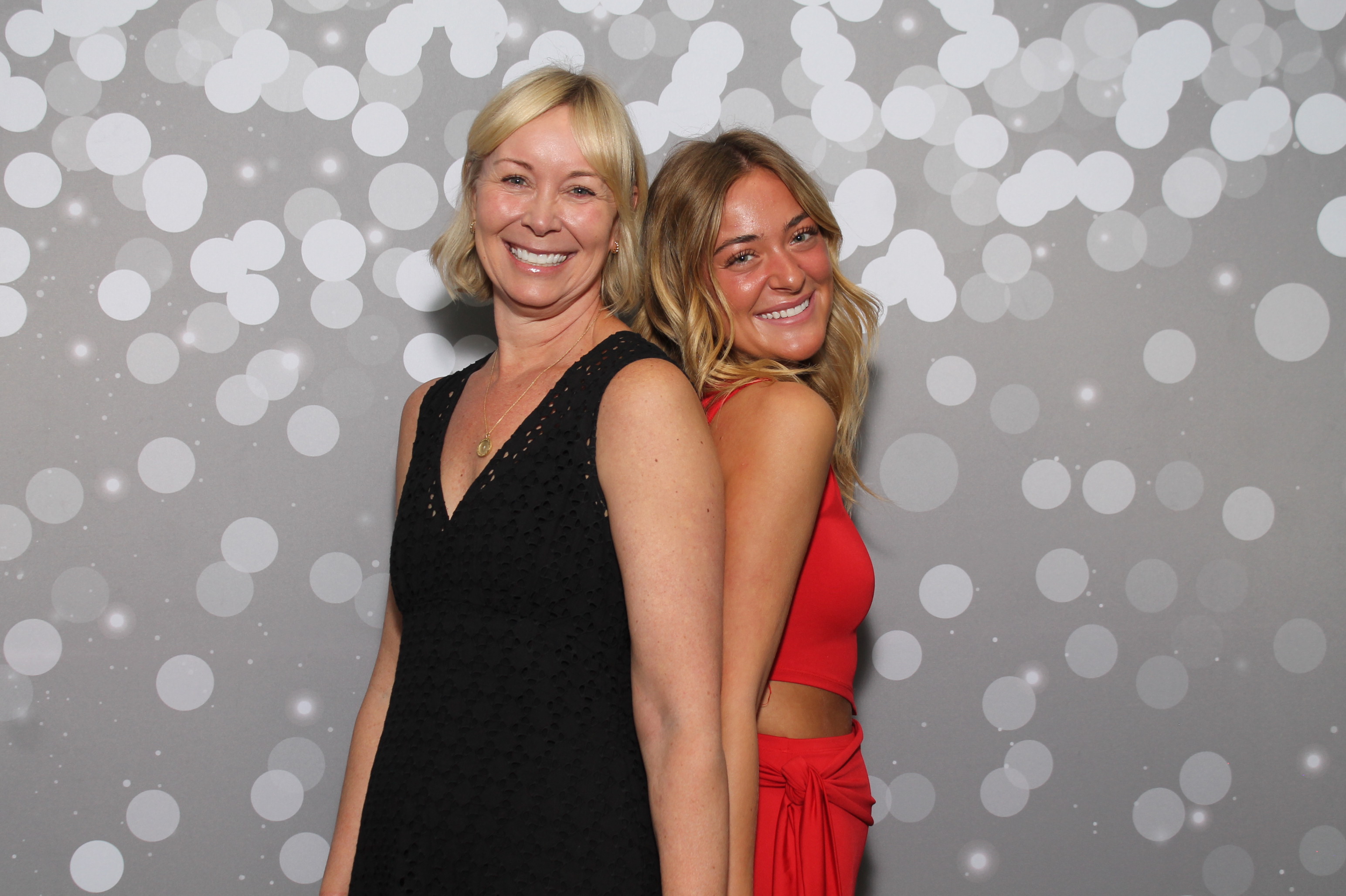 Red Dress Gala | View more photos from the event at gallery.photoboothcincy.com/u/PhotoBoothCincy/Red-Dress-Gala-1