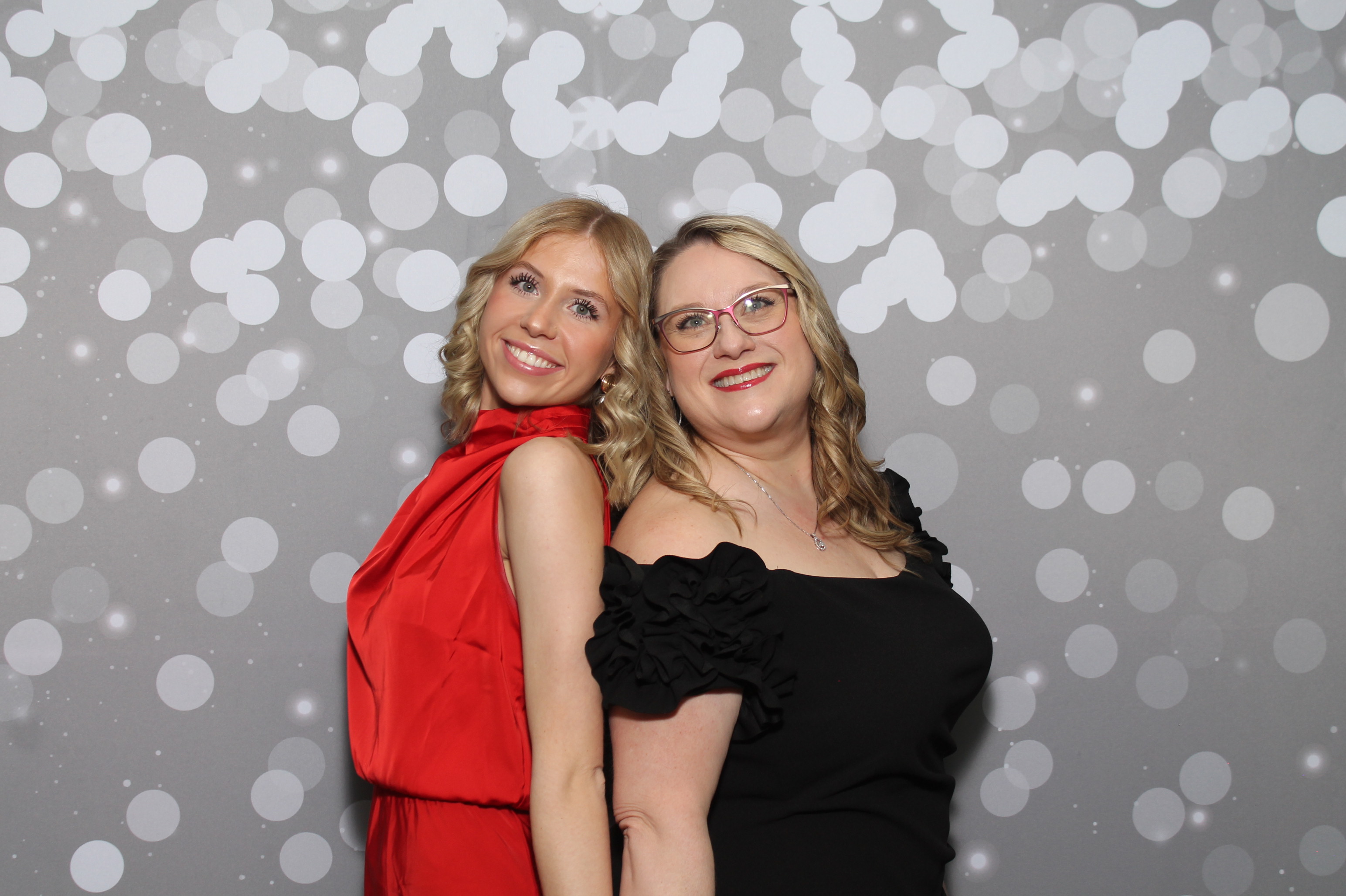 Red Dress Gala | View more photos from the event at gallery.photoboothcincy.com/u/PhotoBoothCincy/Red-Dress-Gala-1