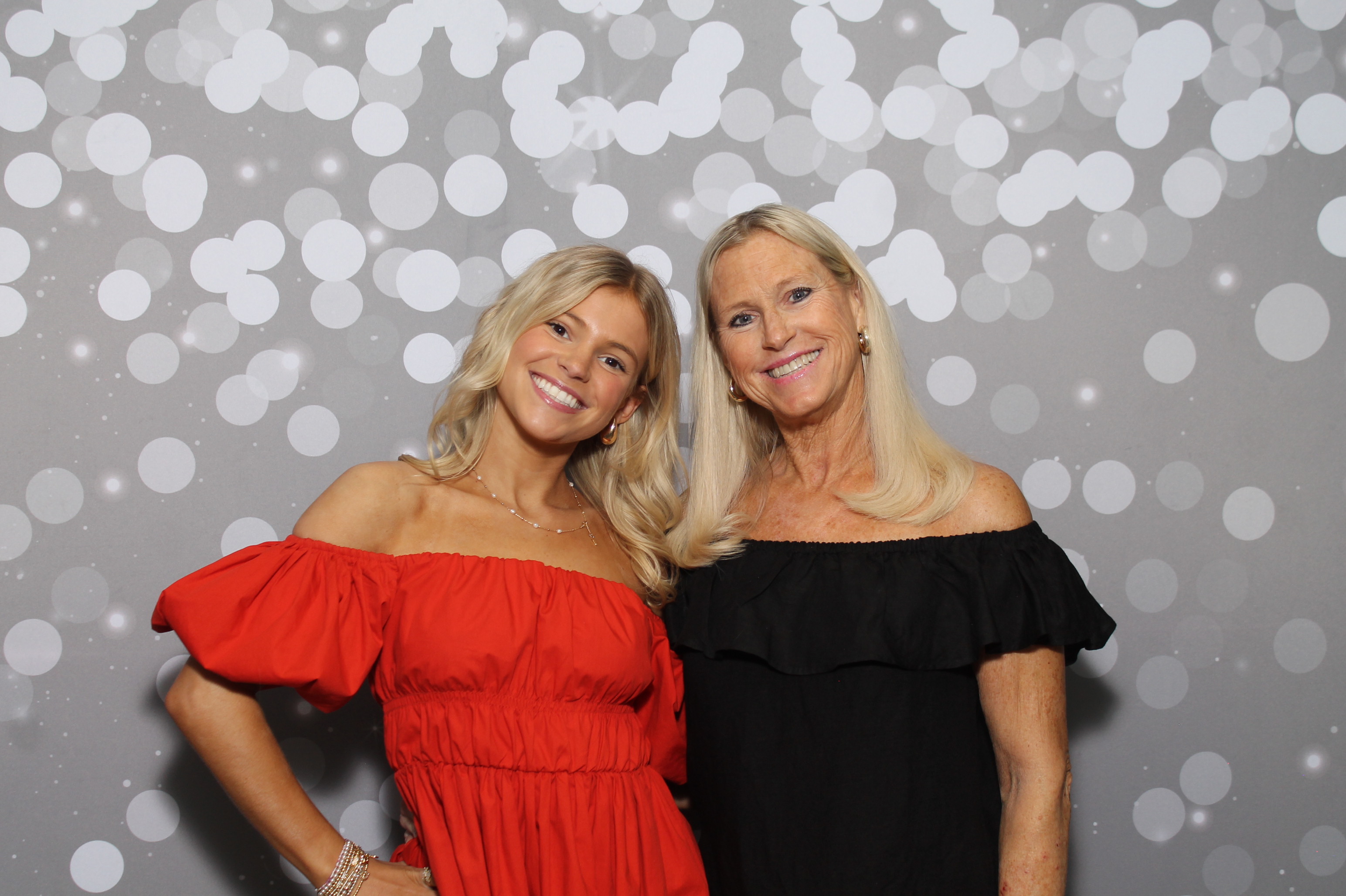 Red Dress Gala | View more photos from the event at gallery.photoboothcincy.com/u/PhotoBoothCincy/Red-Dress-Gala-1
