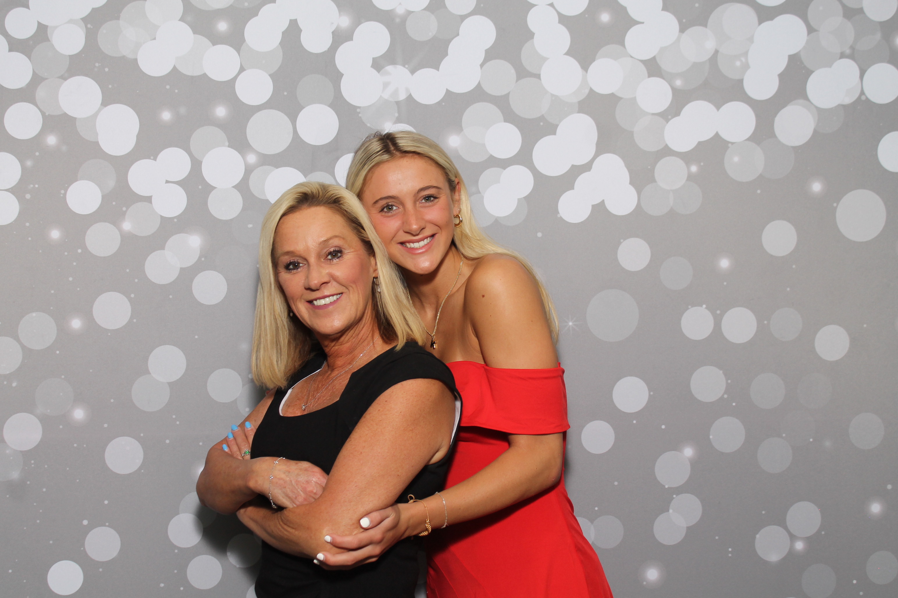 Red Dress Gala | View more photos from the event at gallery.photoboothcincy.com/u/PhotoBoothCincy/Red-Dress-Gala-1