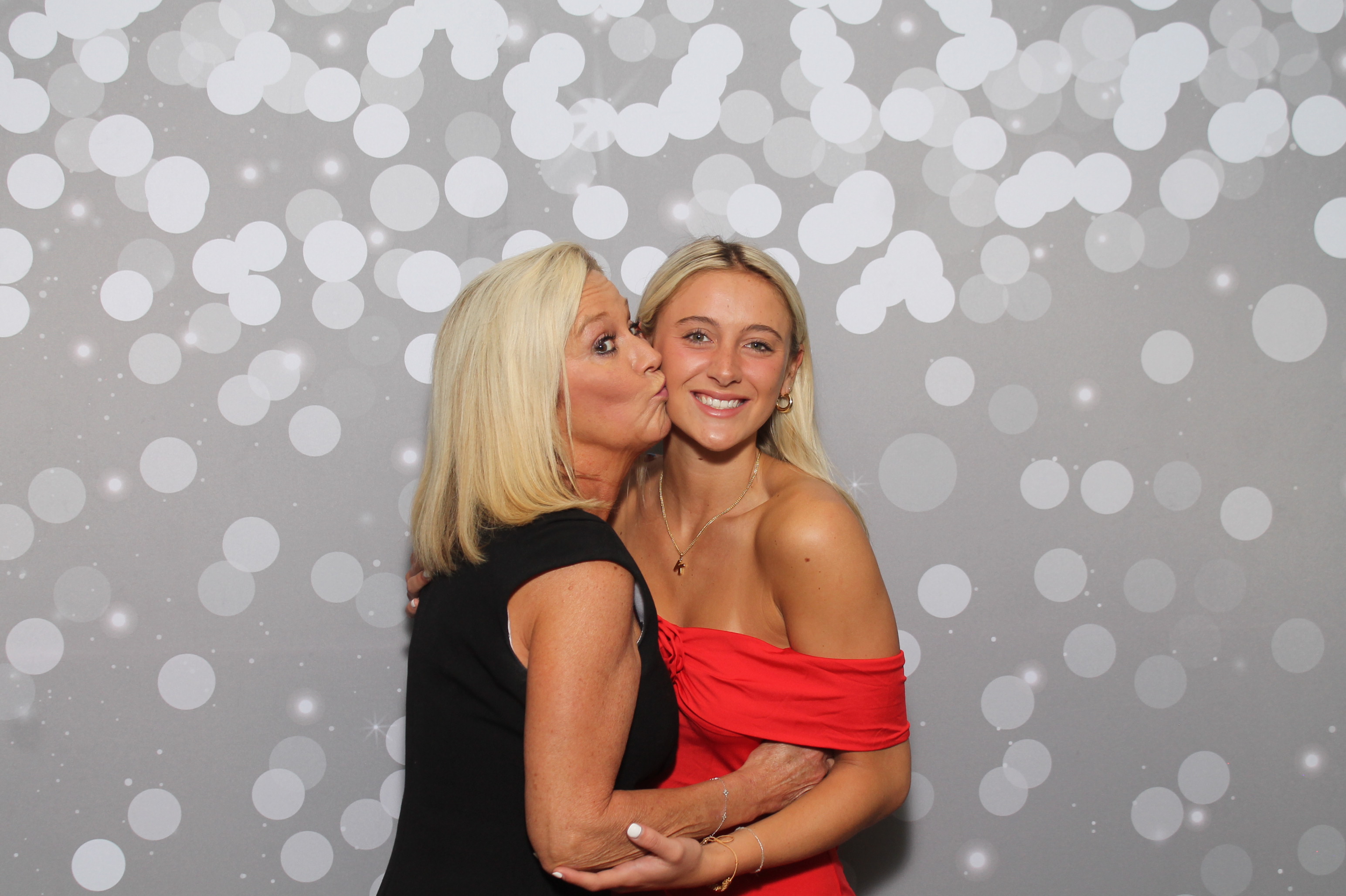 Red Dress Gala | View more photos from the event at gallery.photoboothcincy.com/u/PhotoBoothCincy/Red-Dress-Gala-1