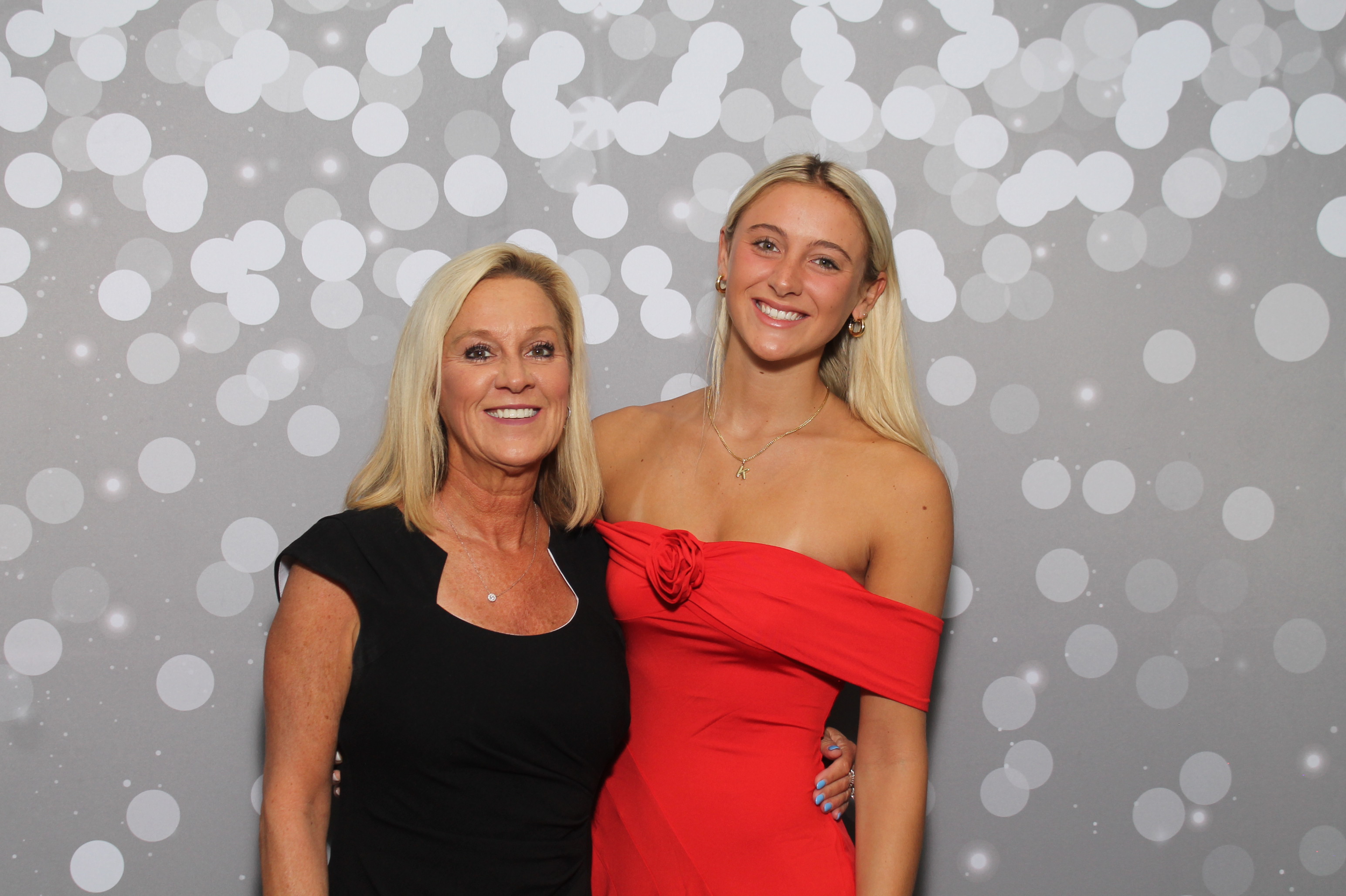 Red Dress Gala | View more photos from the event at gallery.photoboothcincy.com/u/PhotoBoothCincy/Red-Dress-Gala-1