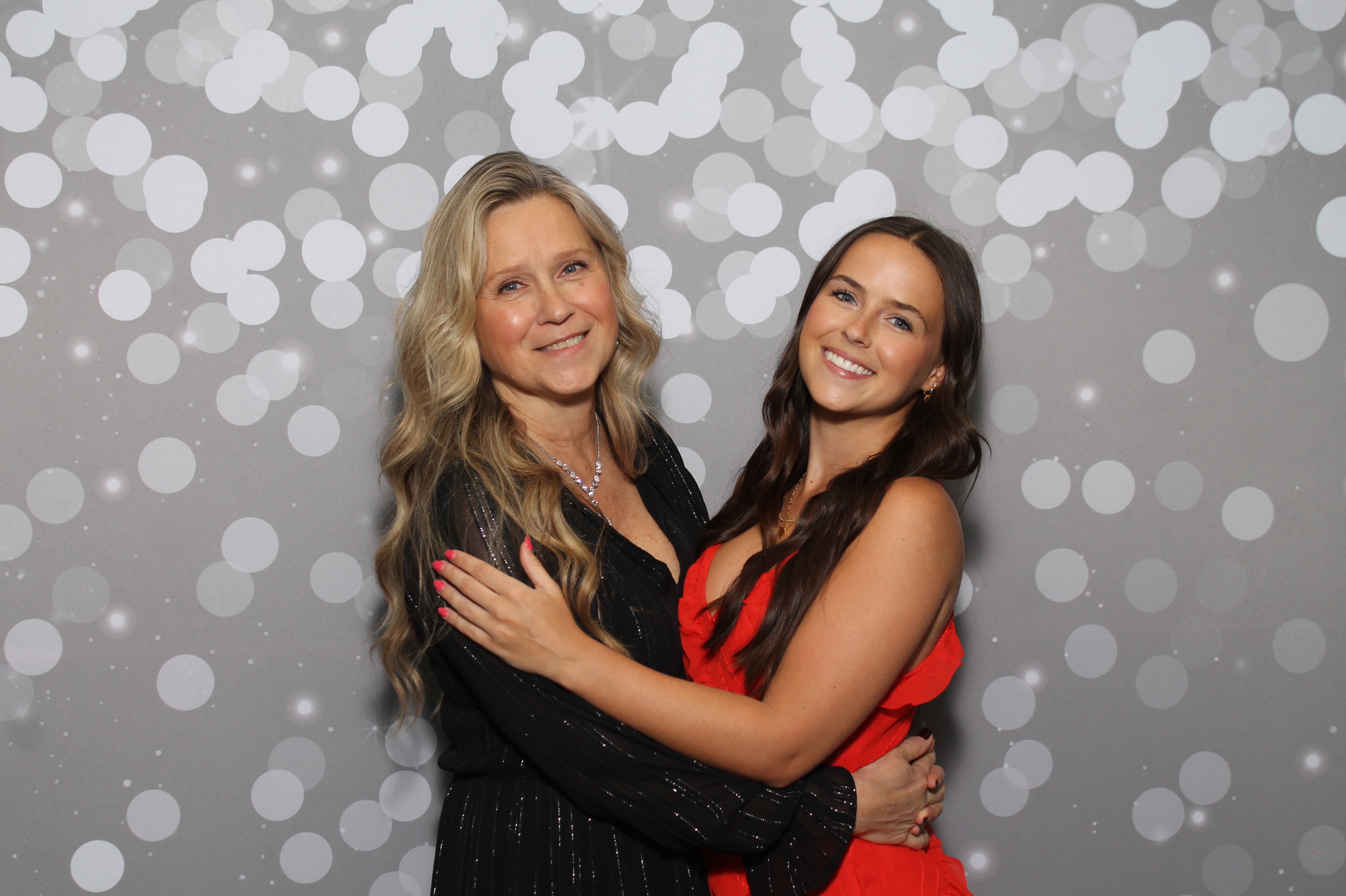 Red Dress Gala | View more photos from the event at gallery.photoboothcincy.com/u/PhotoBoothCincy/Red-Dress-Gala-1