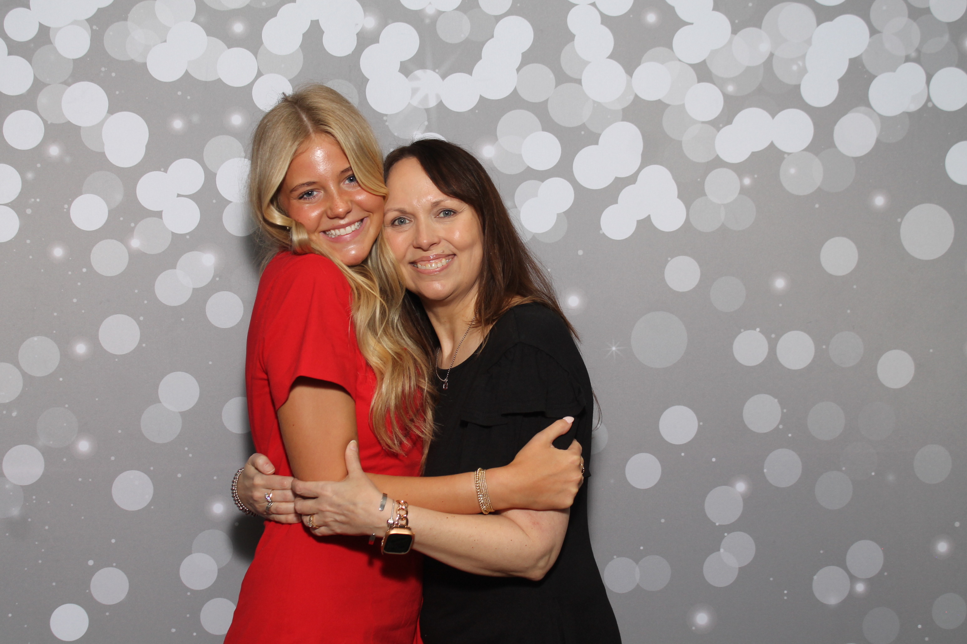 Red Dress Gala | View more photos from the event at gallery.photoboothcincy.com/u/PhotoBoothCincy/Red-Dress-Gala-1