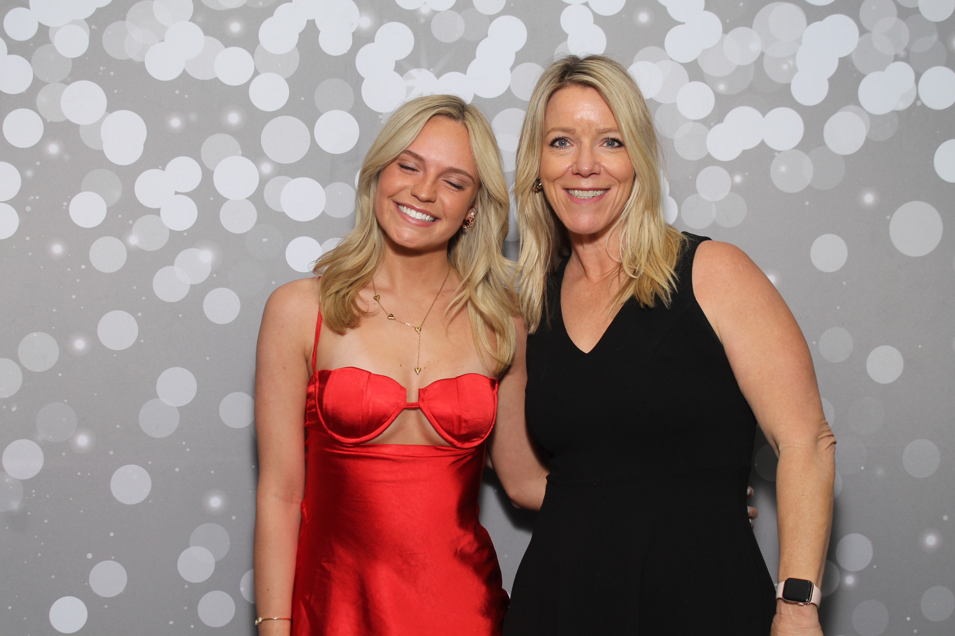 Red Dress Gala | View more photos from the event at gallery.photoboothcincy.com/u/PhotoBoothCincy/Red-Dress-Gala-1