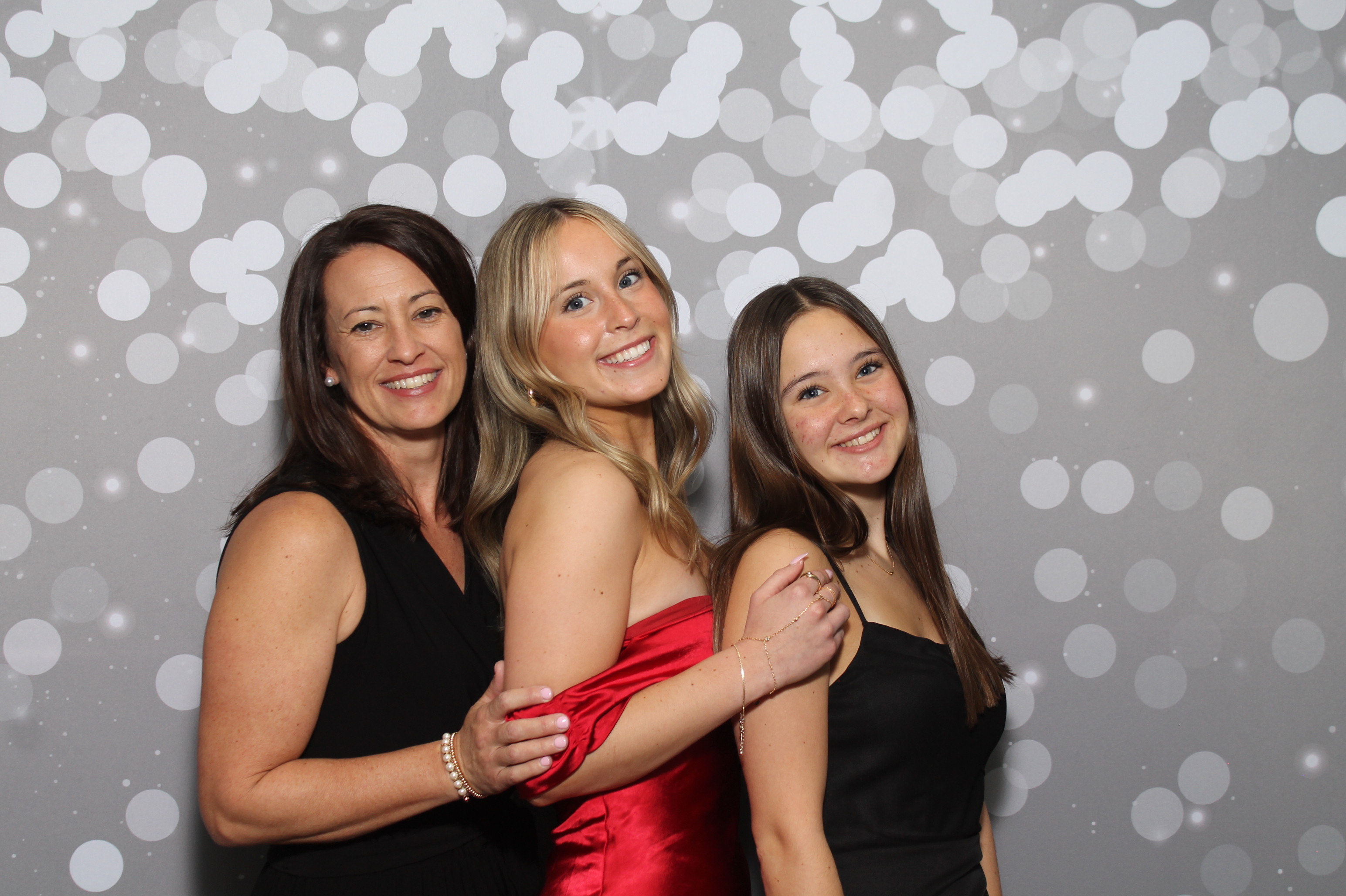 Red Dress Gala | View more photos from the event at gallery.photoboothcincy.com/u/PhotoBoothCincy/Red-Dress-Gala-1