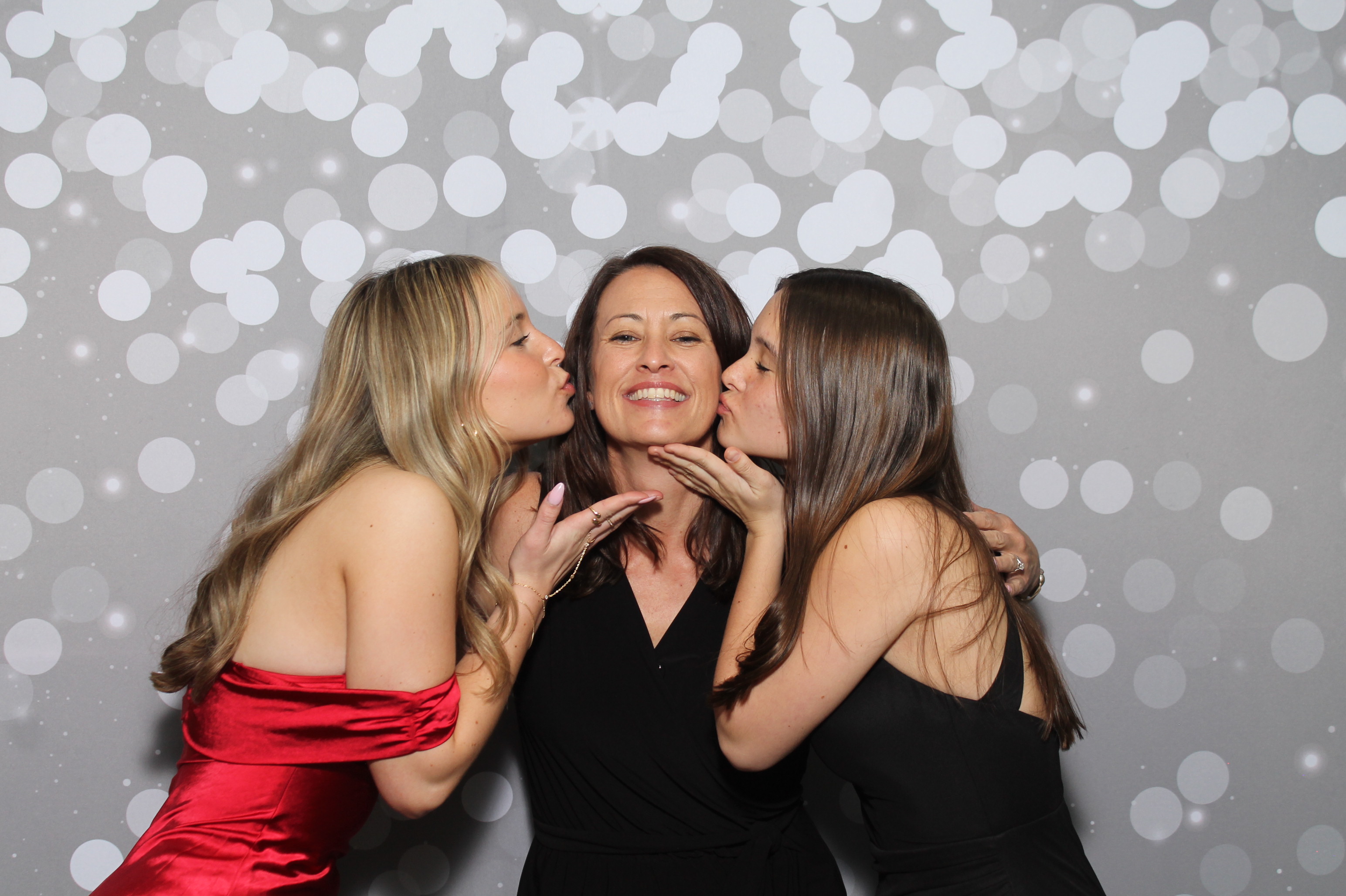 Red Dress Gala | View more photos from the event at gallery.photoboothcincy.com/u/PhotoBoothCincy/Red-Dress-Gala-1