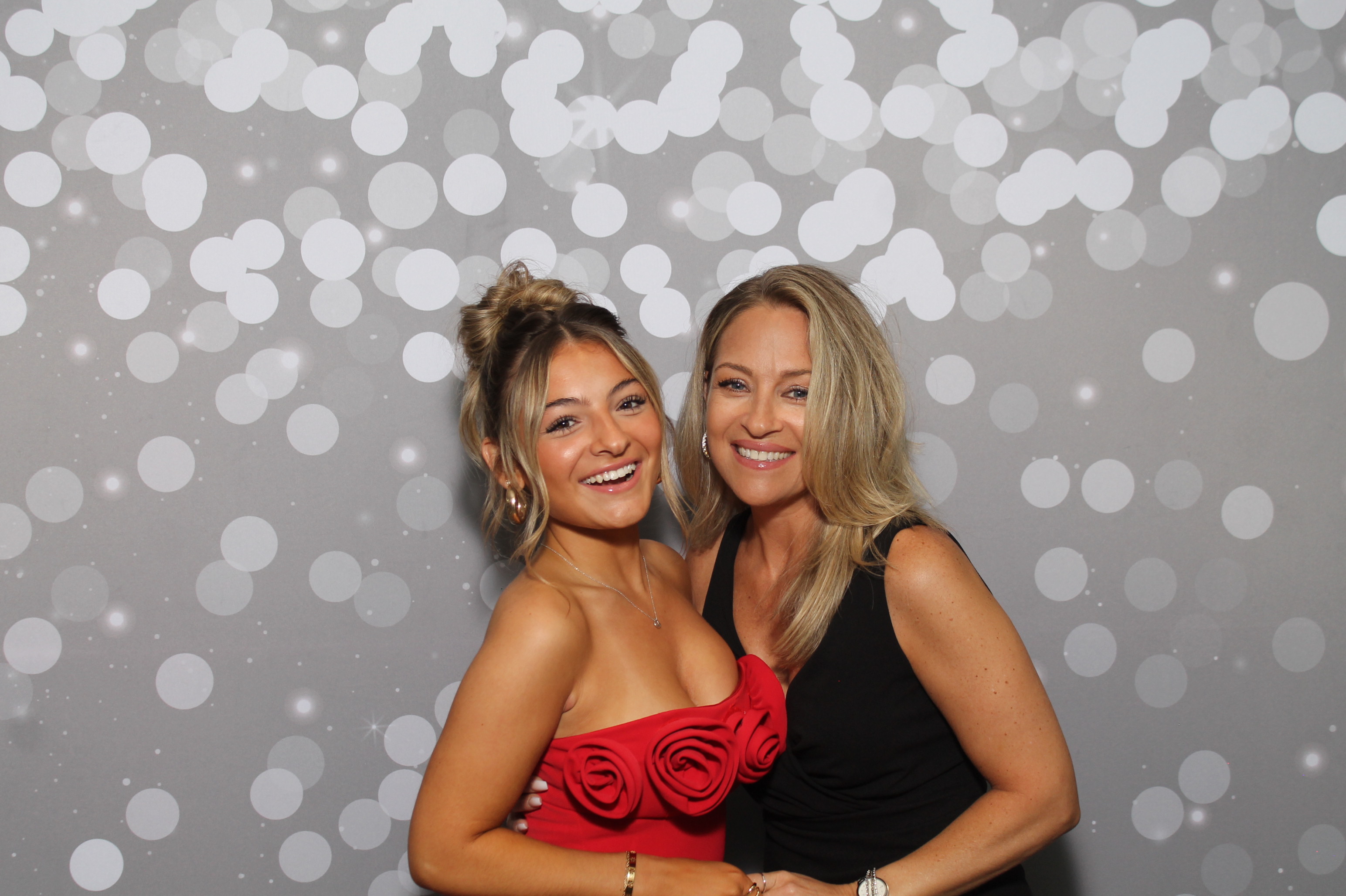 Red Dress Gala | View more photos from the event at gallery.photoboothcincy.com/u/PhotoBoothCincy/Red-Dress-Gala-1
