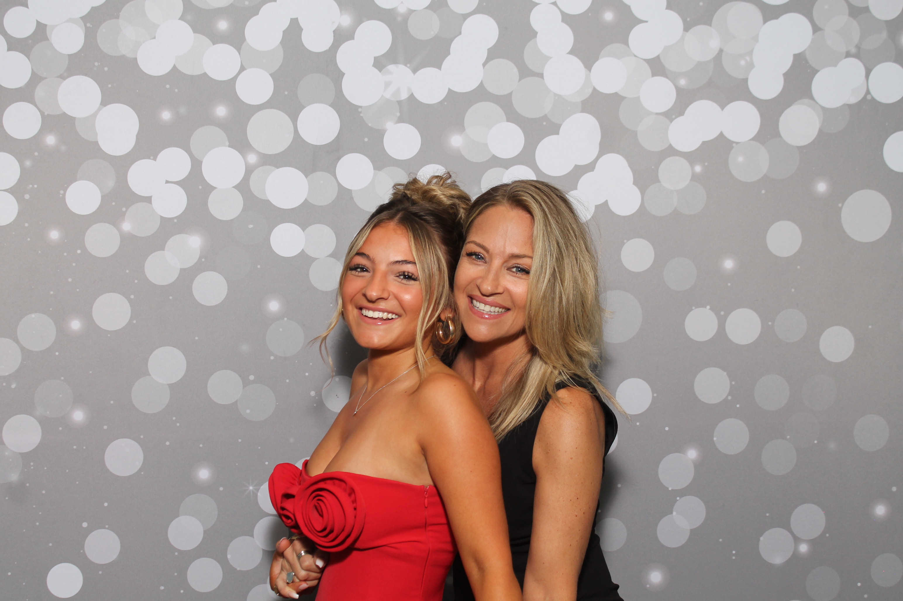 Red Dress Gala | View more photos from the event at gallery.photoboothcincy.com/u/PhotoBoothCincy/Red-Dress-Gala-1