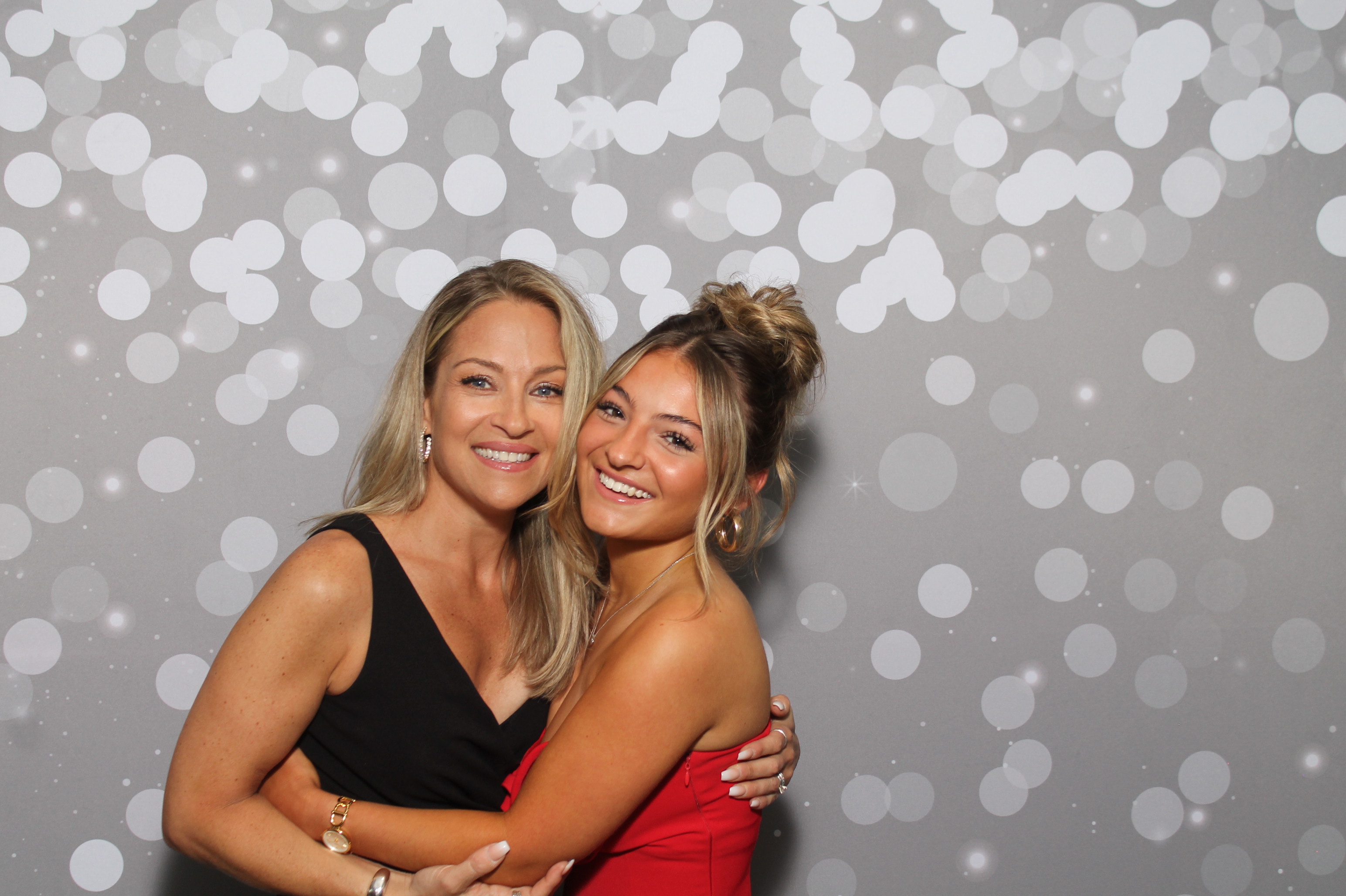 Red Dress Gala | View more photos from the event at gallery.photoboothcincy.com/u/PhotoBoothCincy/Red-Dress-Gala-1