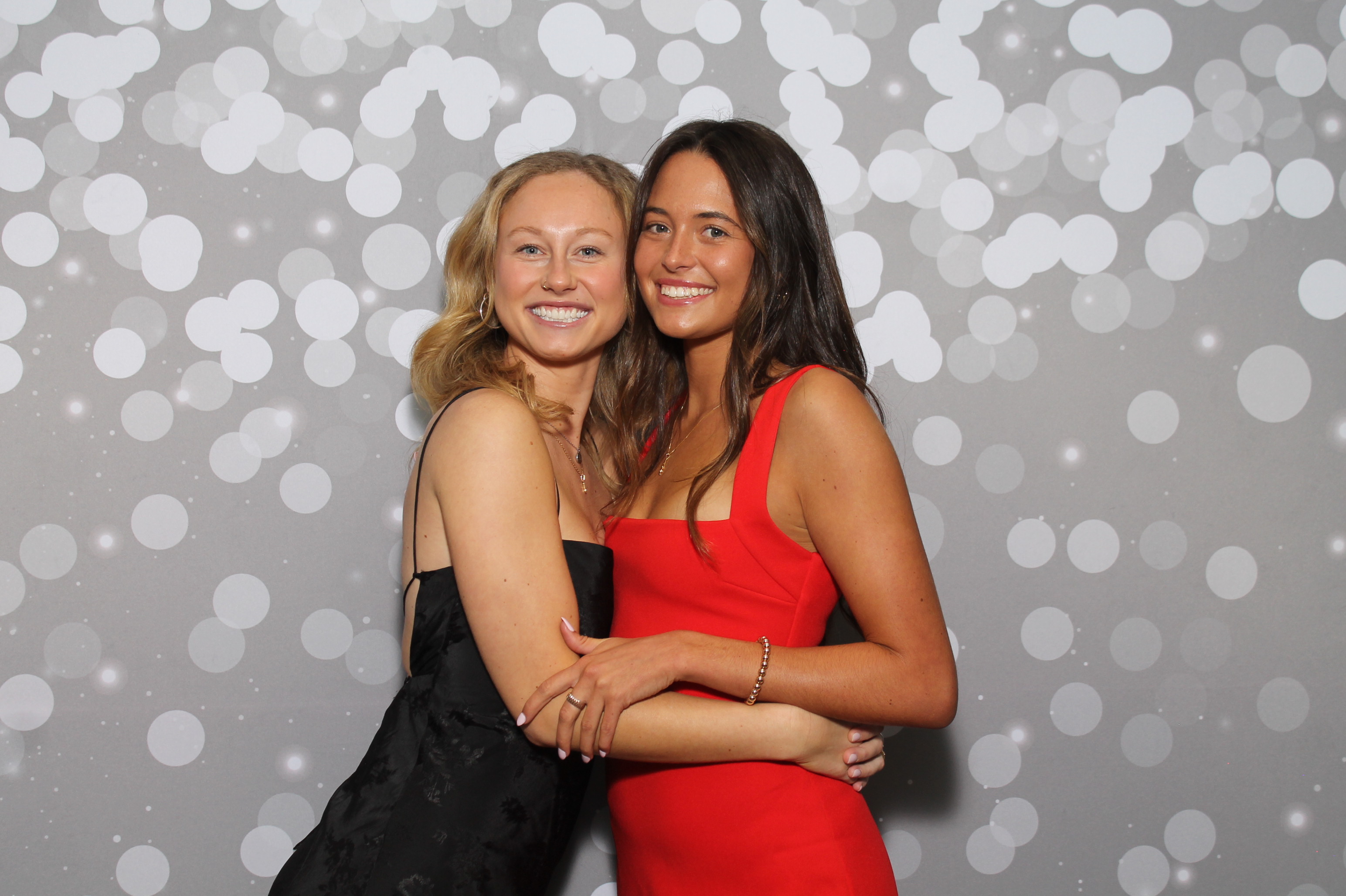 Red Dress Gala | View more photos from the event at gallery.photoboothcincy.com/u/PhotoBoothCincy/Red-Dress-Gala-1