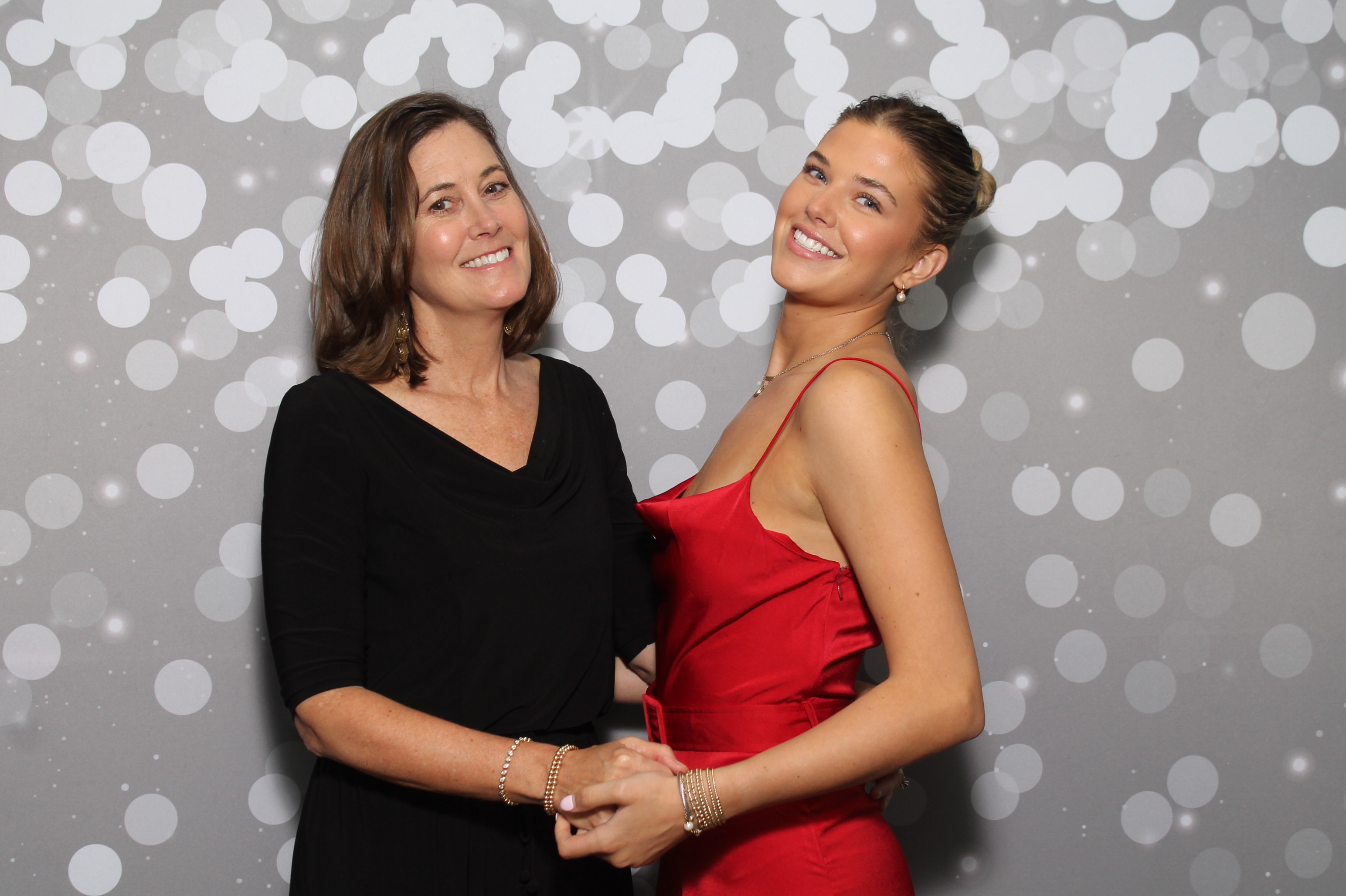 Red Dress Gala | View more photos from the event at gallery.photoboothcincy.com/u/PhotoBoothCincy/Red-Dress-Gala-1