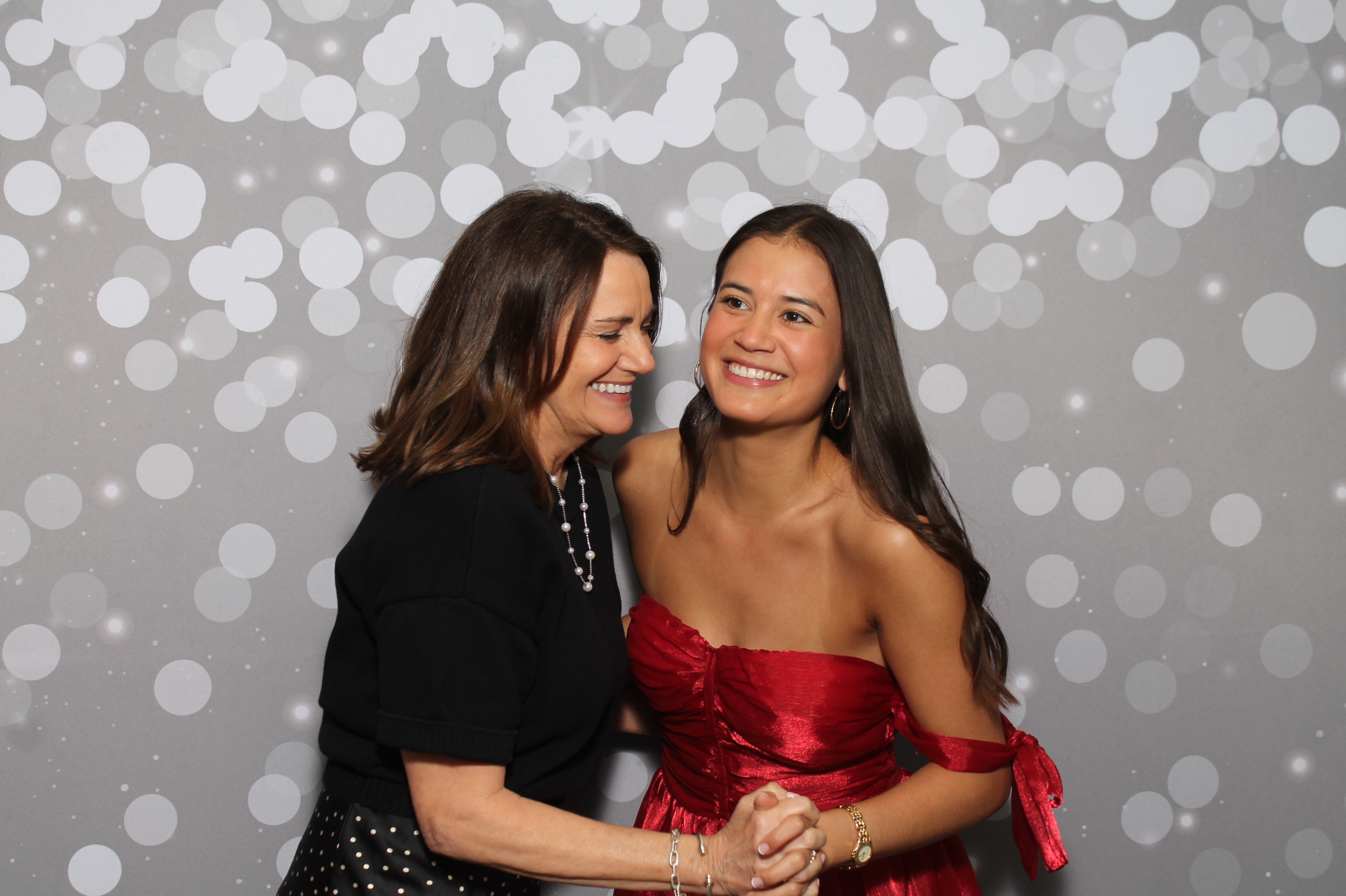 Red Dress Gala | View more photos from the event at gallery.photoboothcincy.com/u/PhotoBoothCincy/Red-Dress-Gala-1