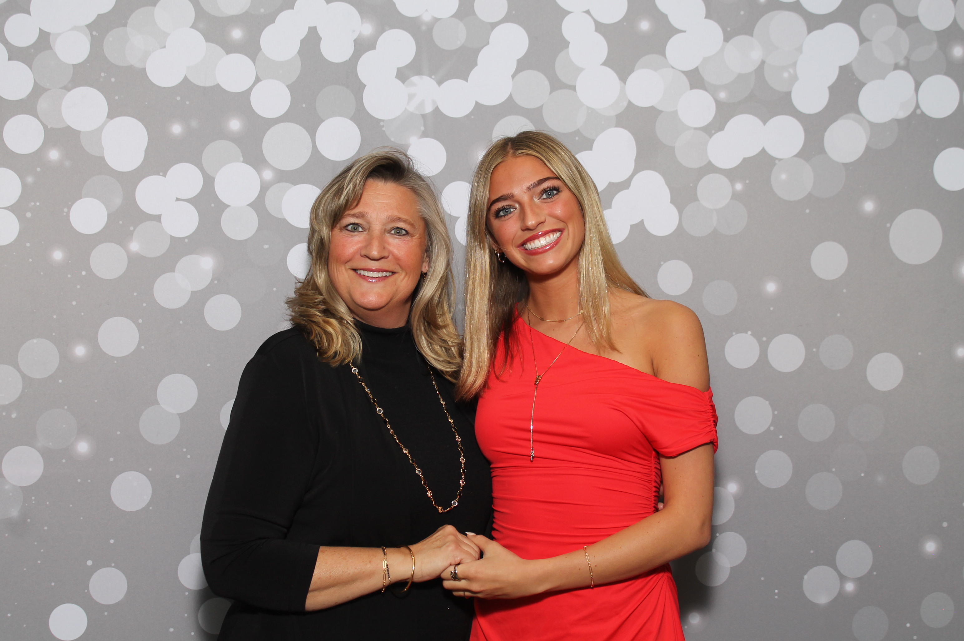 Red Dress Gala | View more photos from the event at gallery.photoboothcincy.com/u/PhotoBoothCincy/Red-Dress-Gala-1
