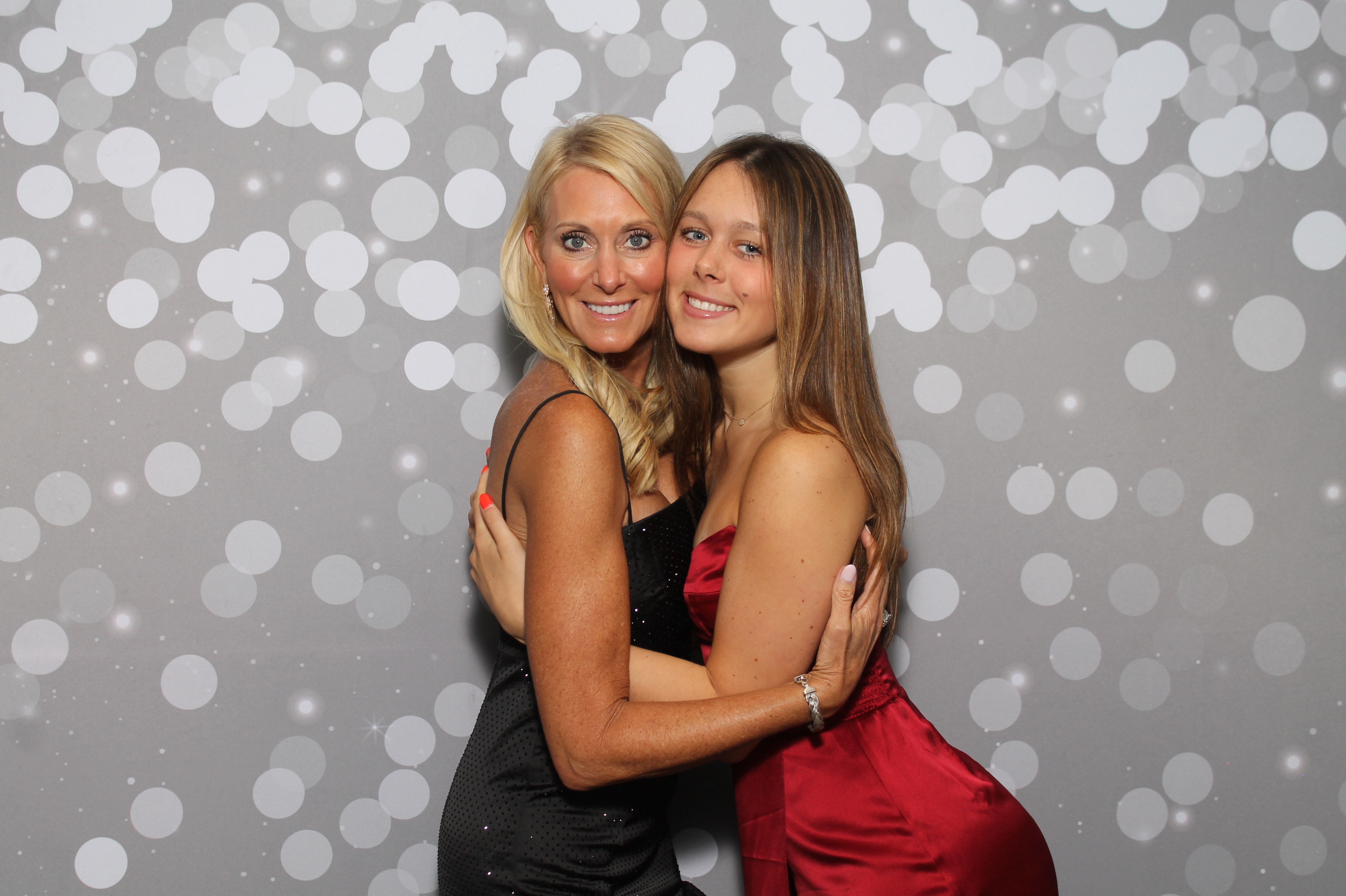 Red Dress Gala | View more photos from the event at gallery.photoboothcincy.com/u/PhotoBoothCincy/Red-Dress-Gala-1