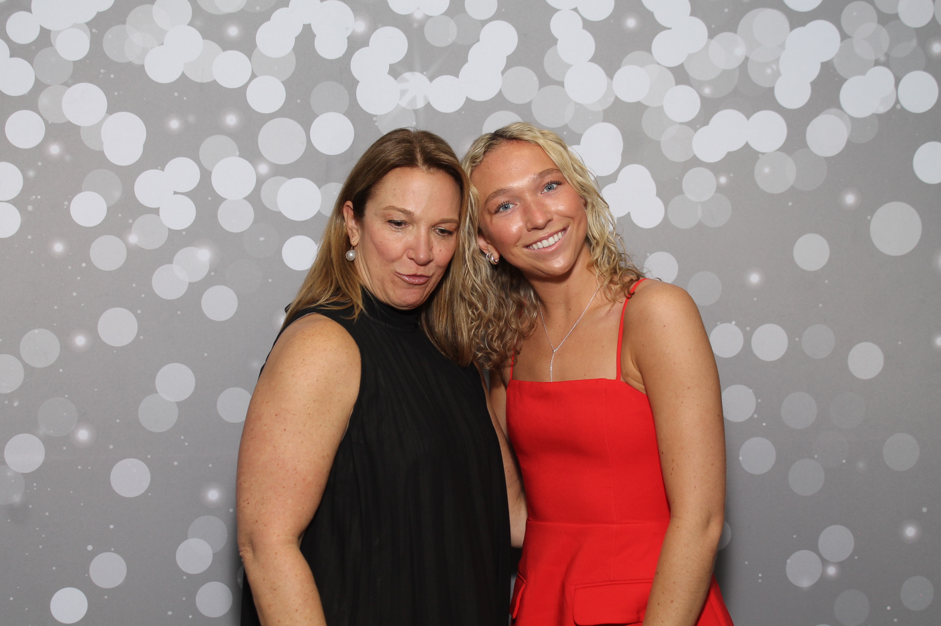 Red Dress Gala | View more photos from the event at gallery.photoboothcincy.com/u/PhotoBoothCincy/Red-Dress-Gala-1