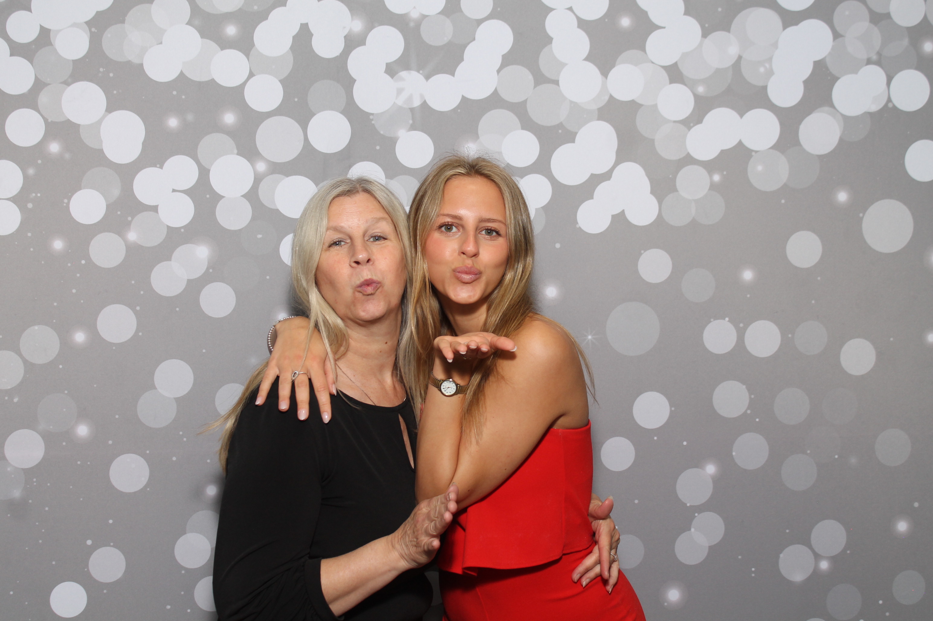 Red Dress Gala | View more photos from the event at gallery.photoboothcincy.com/u/PhotoBoothCincy/Red-Dress-Gala-1