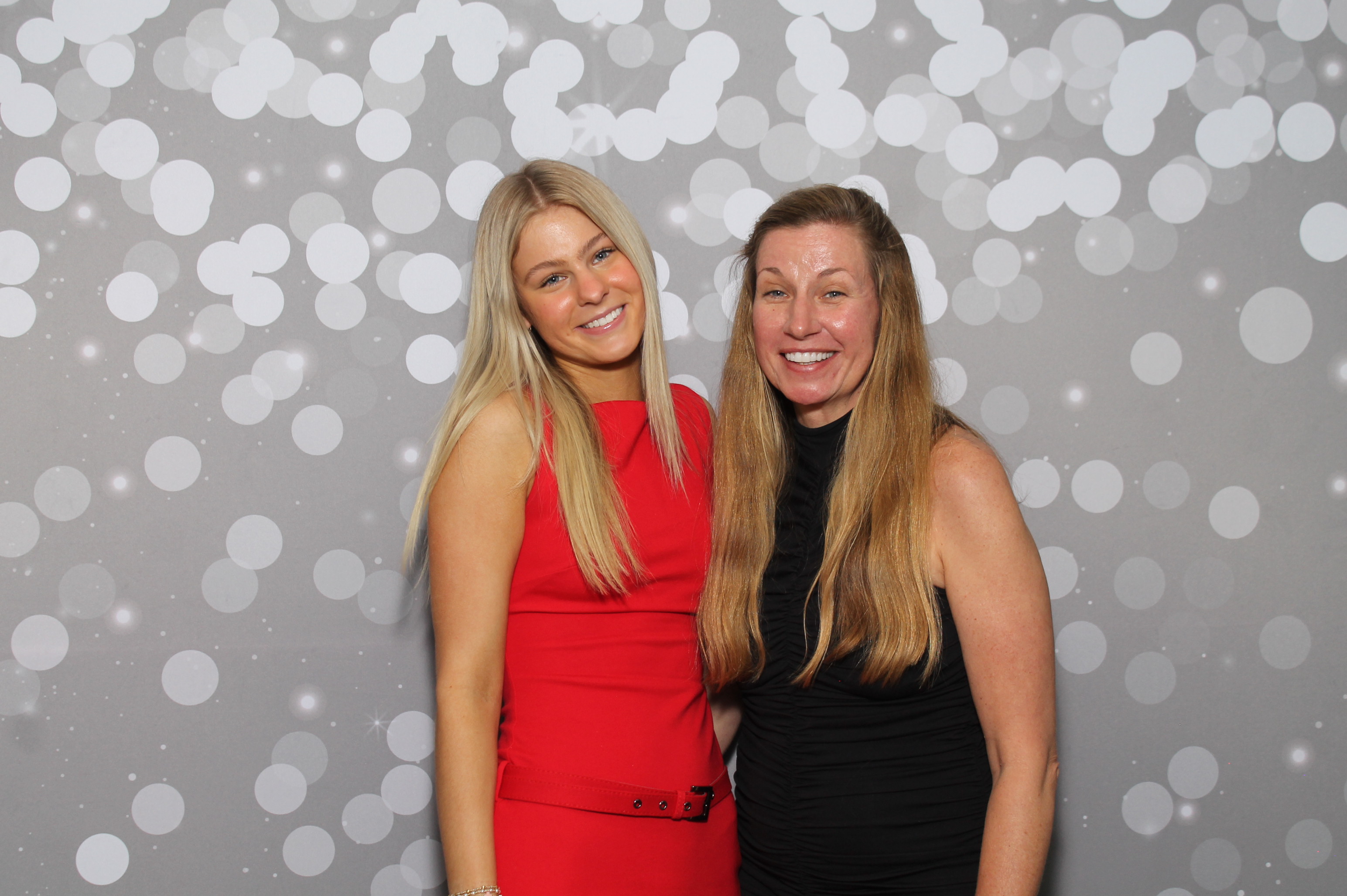 Red Dress Gala | View more photos from the event at gallery.photoboothcincy.com/u/PhotoBoothCincy/Red-Dress-Gala-1
