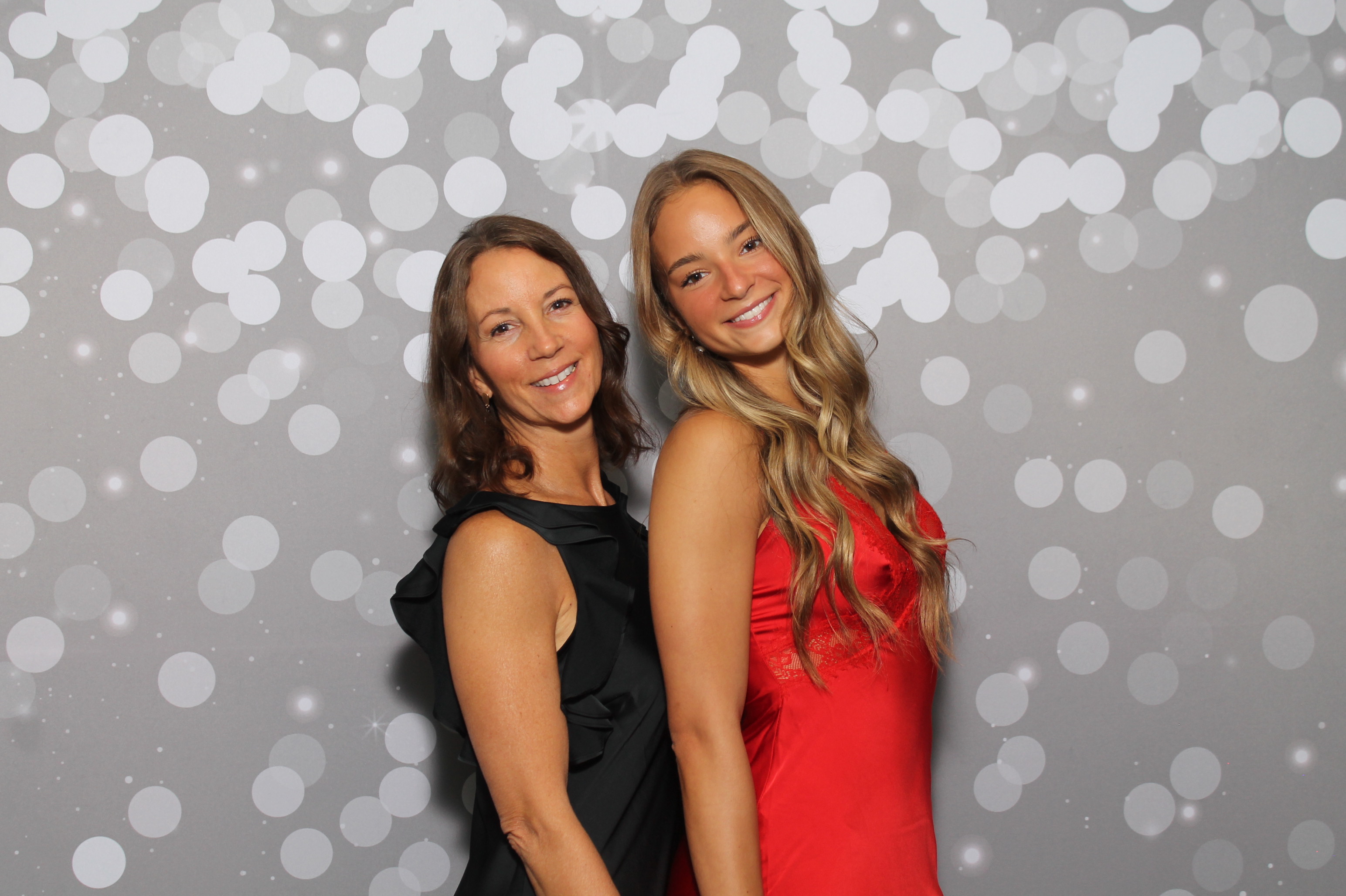 Red Dress Gala | View more photos from the event at gallery.photoboothcincy.com/u/PhotoBoothCincy/Red-Dress-Gala-1