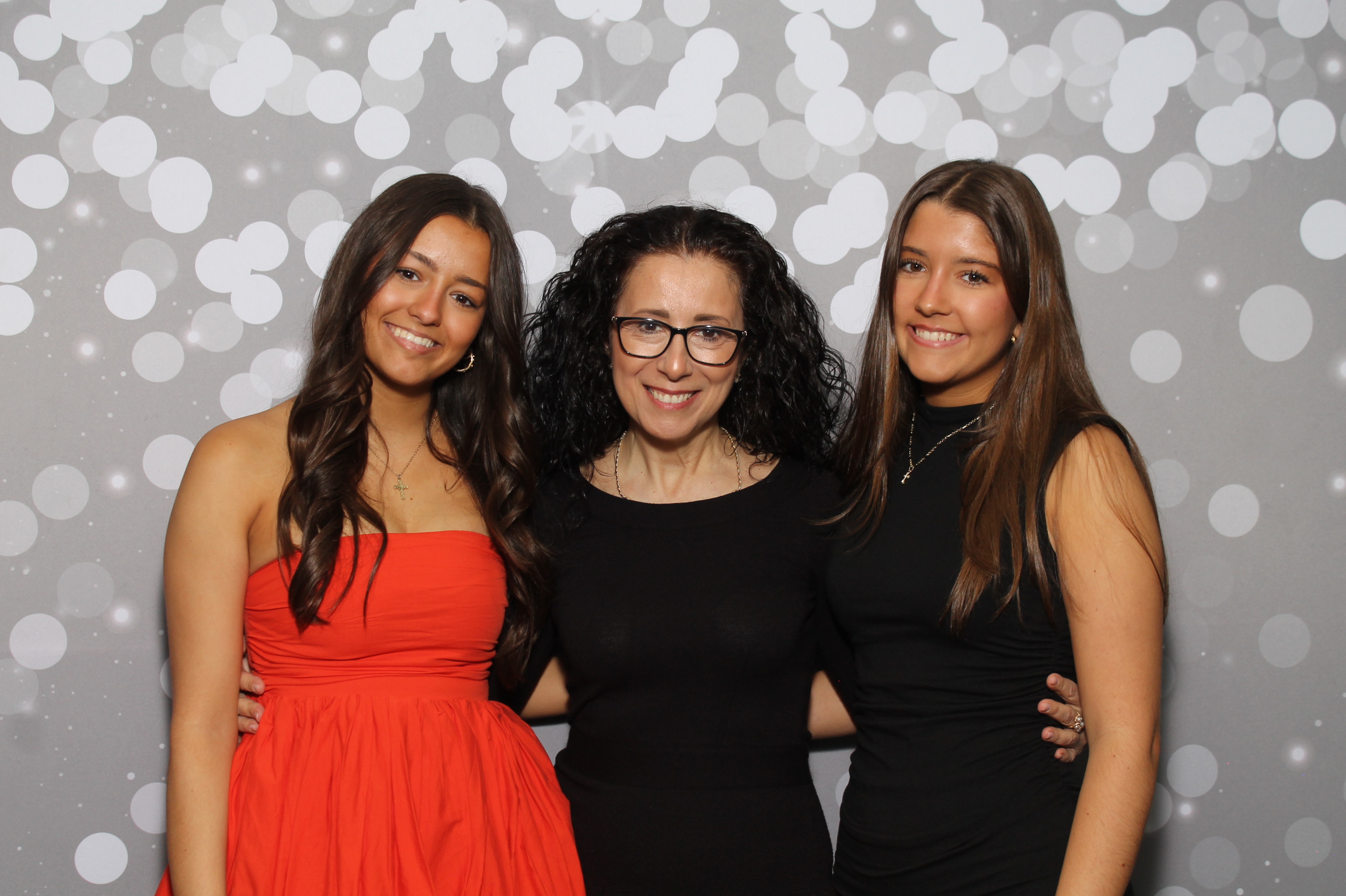 Red Dress Gala | View more photos from the event at gallery.photoboothcincy.com/u/PhotoBoothCincy/Red-Dress-Gala-1