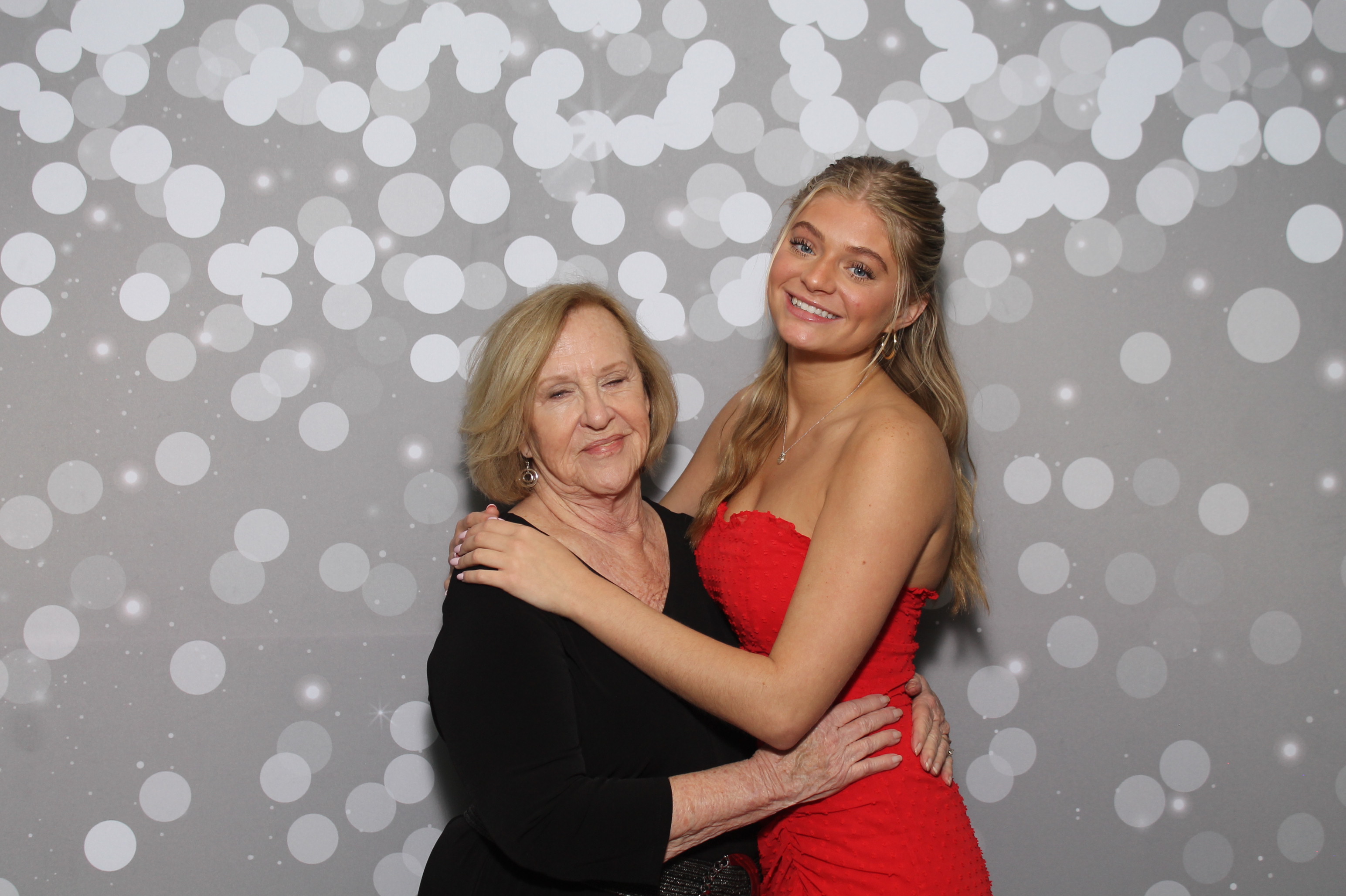 Red Dress Gala | View more photos from the event at gallery.photoboothcincy.com/u/PhotoBoothCincy/Red-Dress-Gala-1