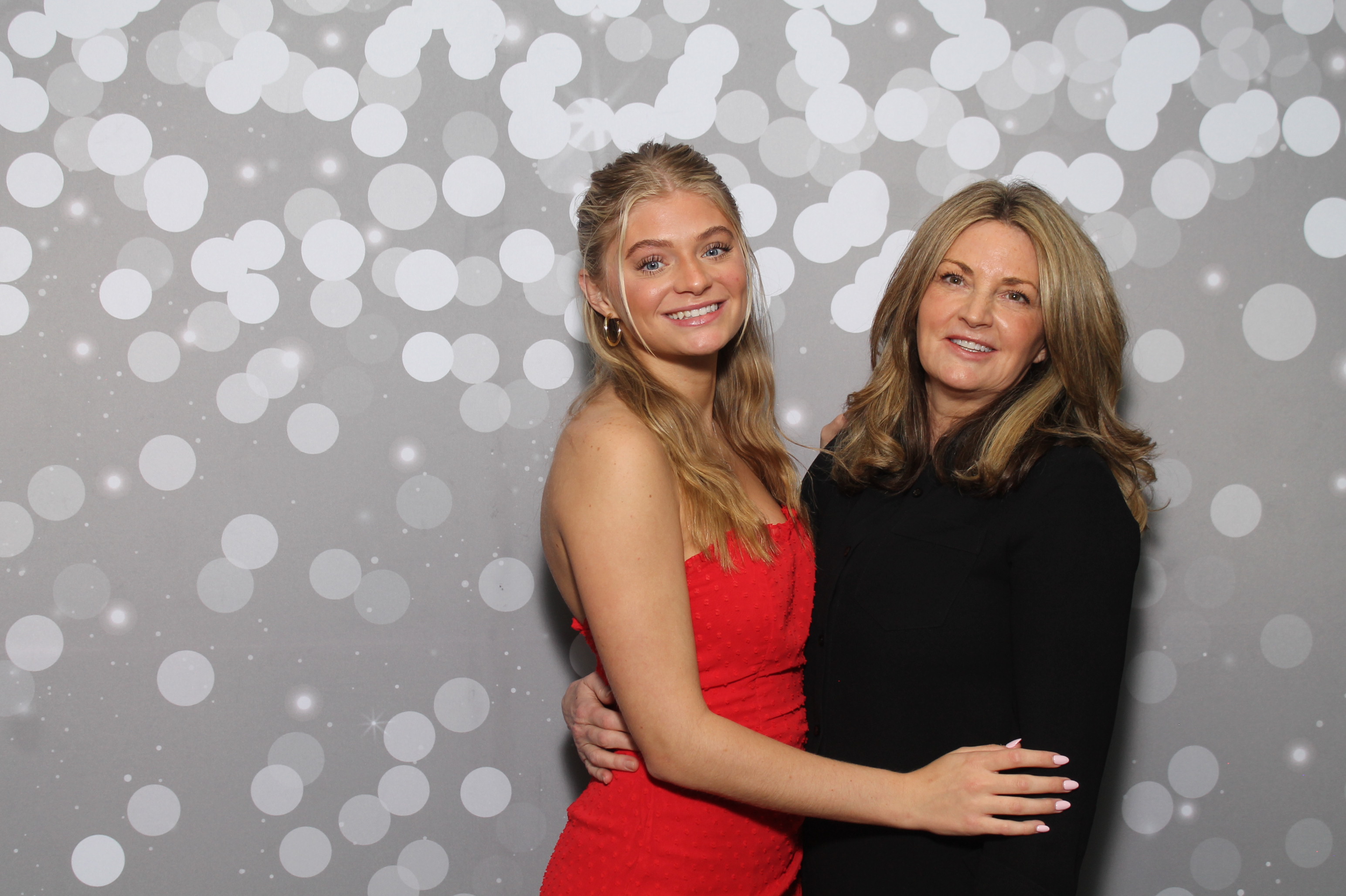 Red Dress Gala | View more photos from the event at gallery.photoboothcincy.com/u/PhotoBoothCincy/Red-Dress-Gala-1