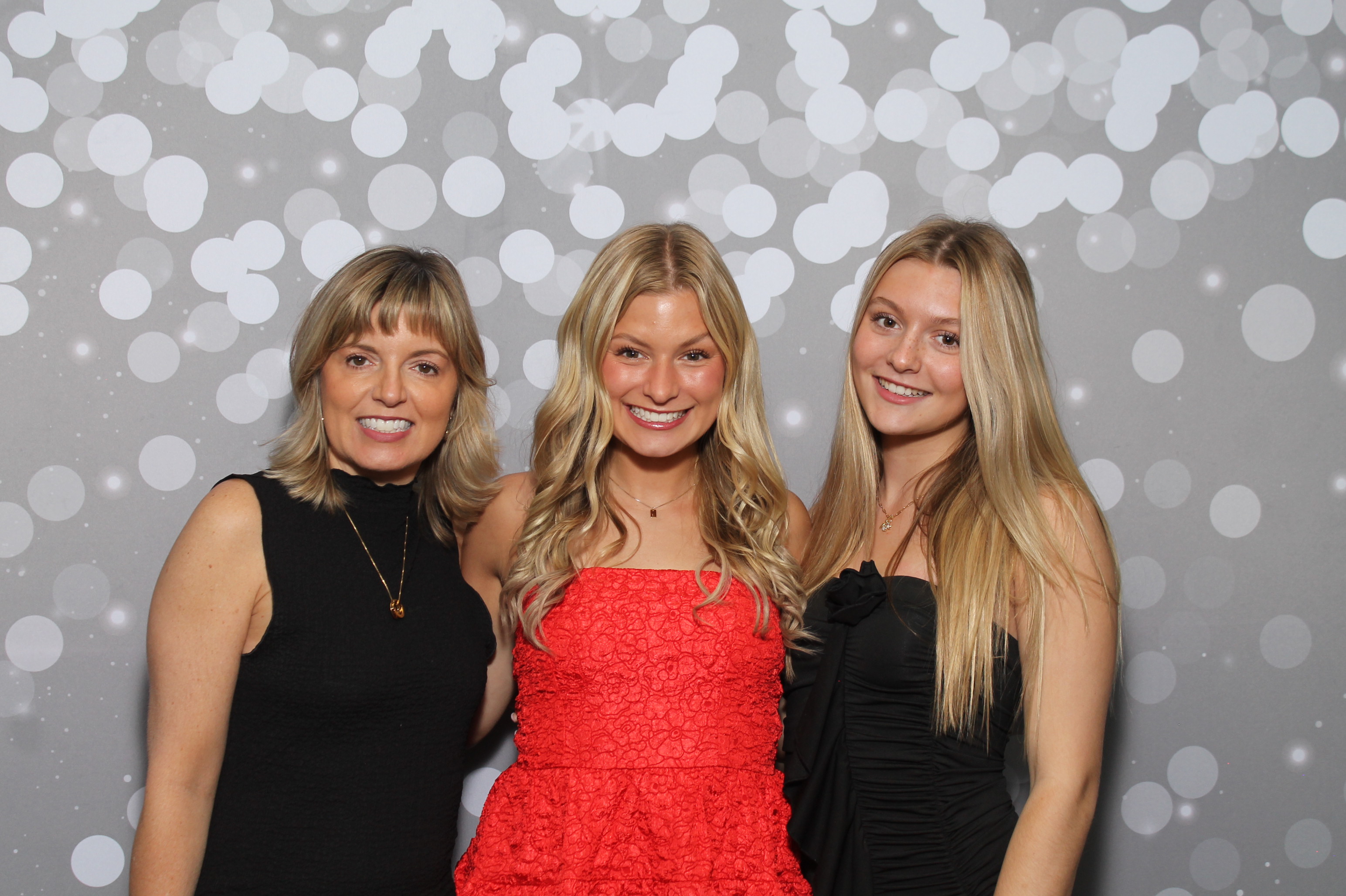 Red Dress Gala | View more photos from the event at gallery.photoboothcincy.com/u/PhotoBoothCincy/Red-Dress-Gala-1