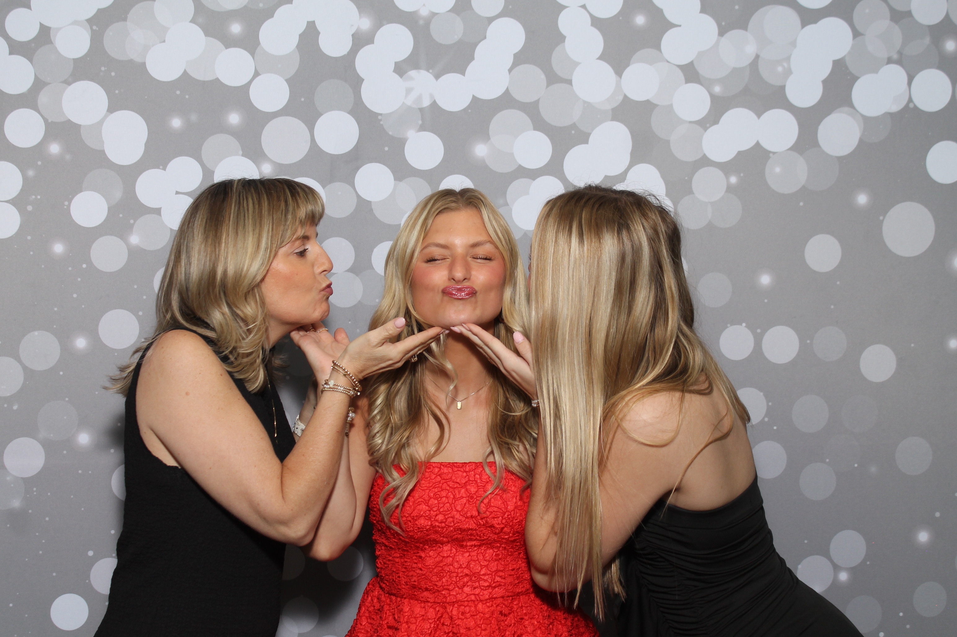 Red Dress Gala | View more photos from the event at gallery.photoboothcincy.com/u/PhotoBoothCincy/Red-Dress-Gala-1