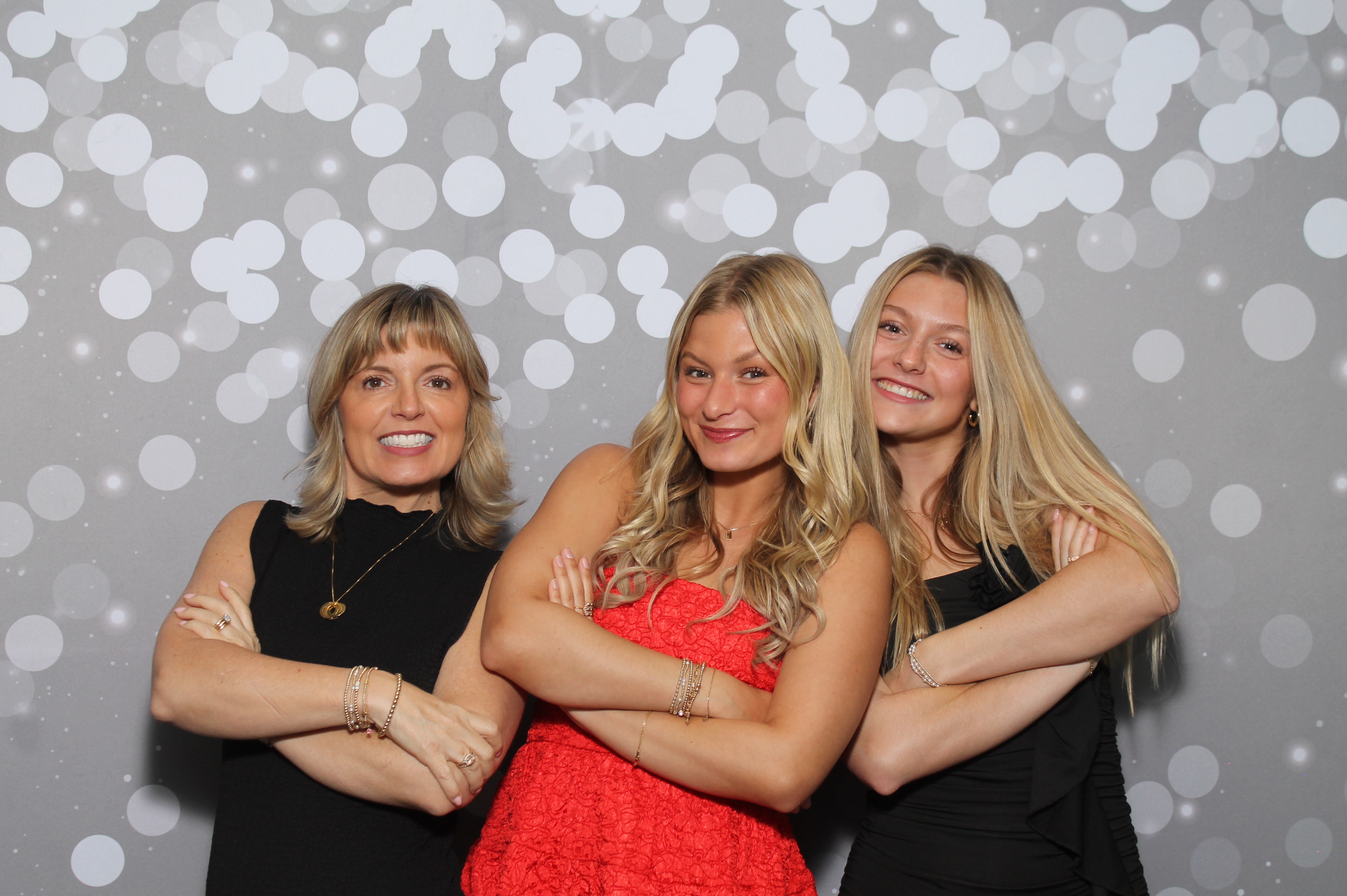 Red Dress Gala | View more photos from the event at gallery.photoboothcincy.com/u/PhotoBoothCincy/Red-Dress-Gala-1