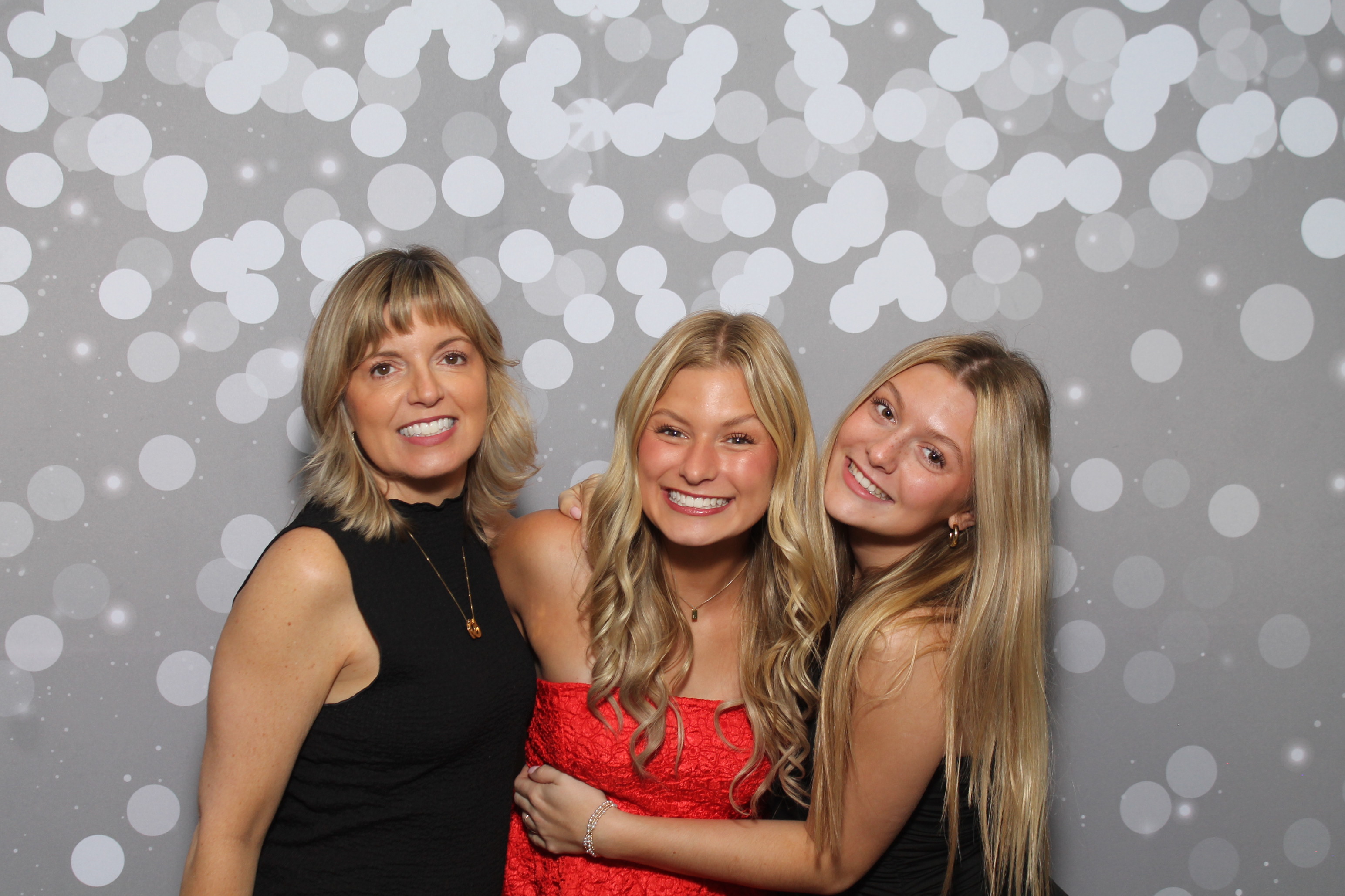 Red Dress Gala | View more photos from the event at gallery.photoboothcincy.com/u/PhotoBoothCincy/Red-Dress-Gala-1