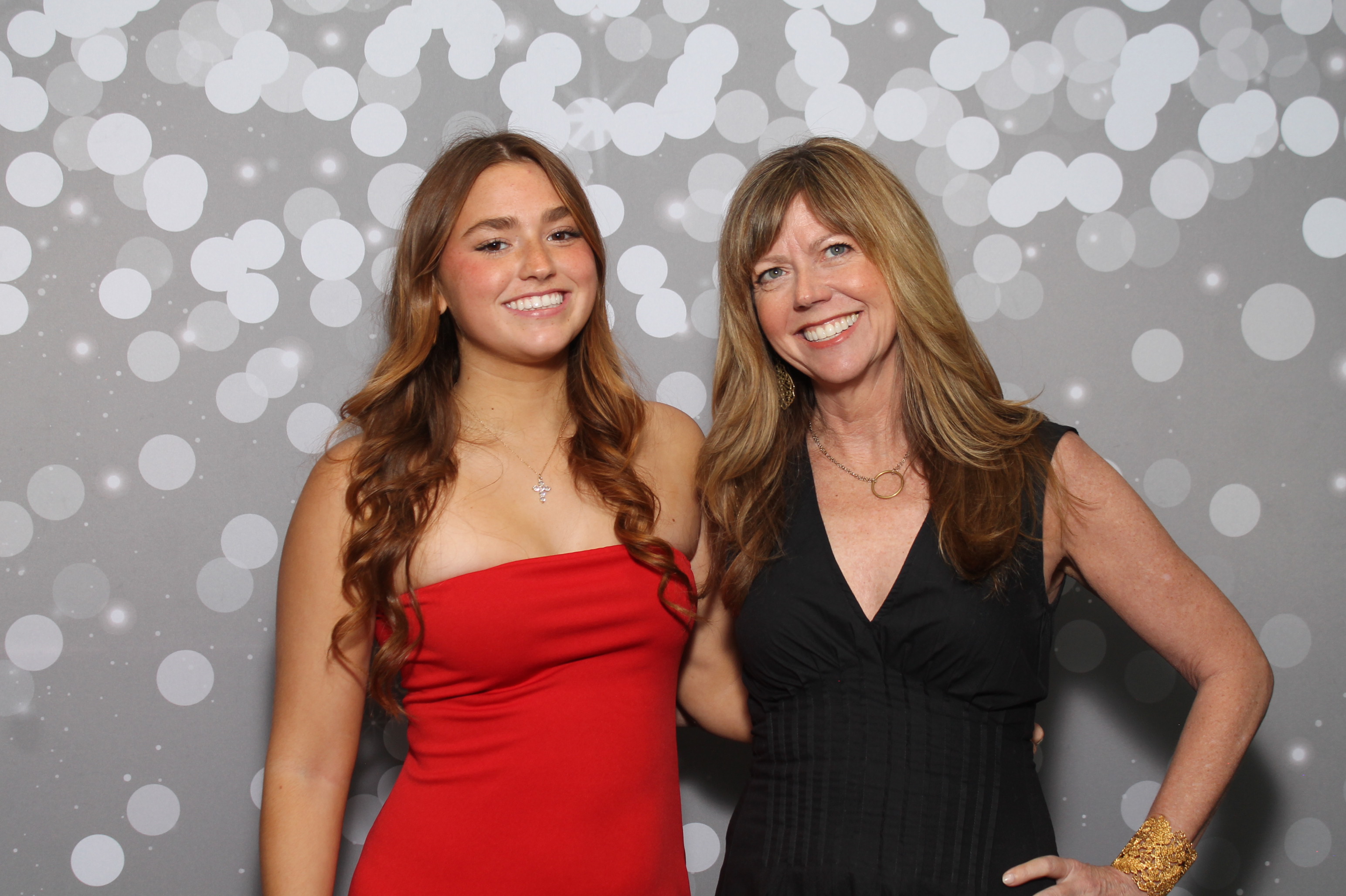 Red Dress Gala | View more photos from the event at gallery.photoboothcincy.com/u/PhotoBoothCincy/Red-Dress-Gala-1