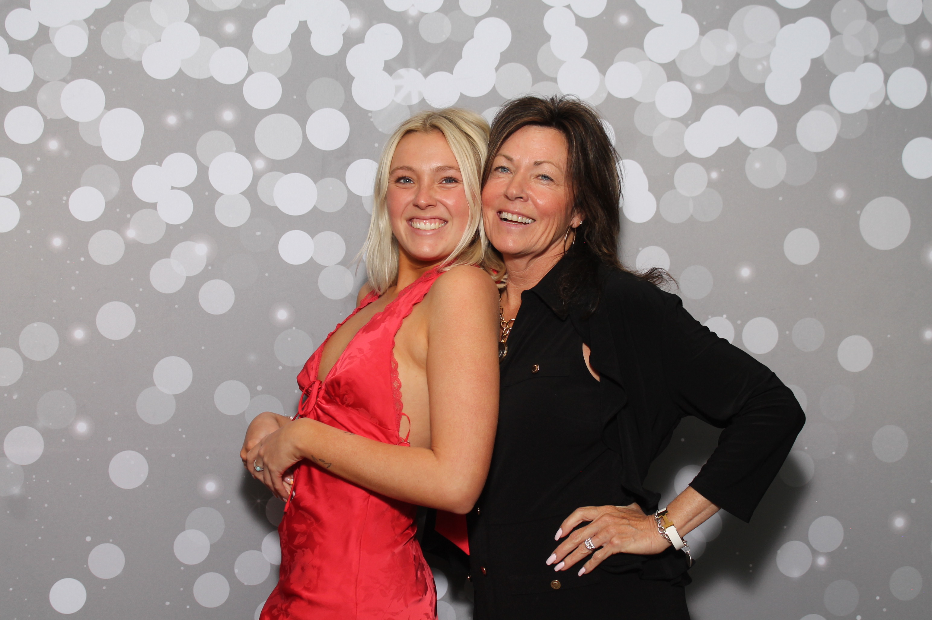 Red Dress Gala | View more photos from the event at gallery.photoboothcincy.com/u/PhotoBoothCincy/Red-Dress-Gala-1